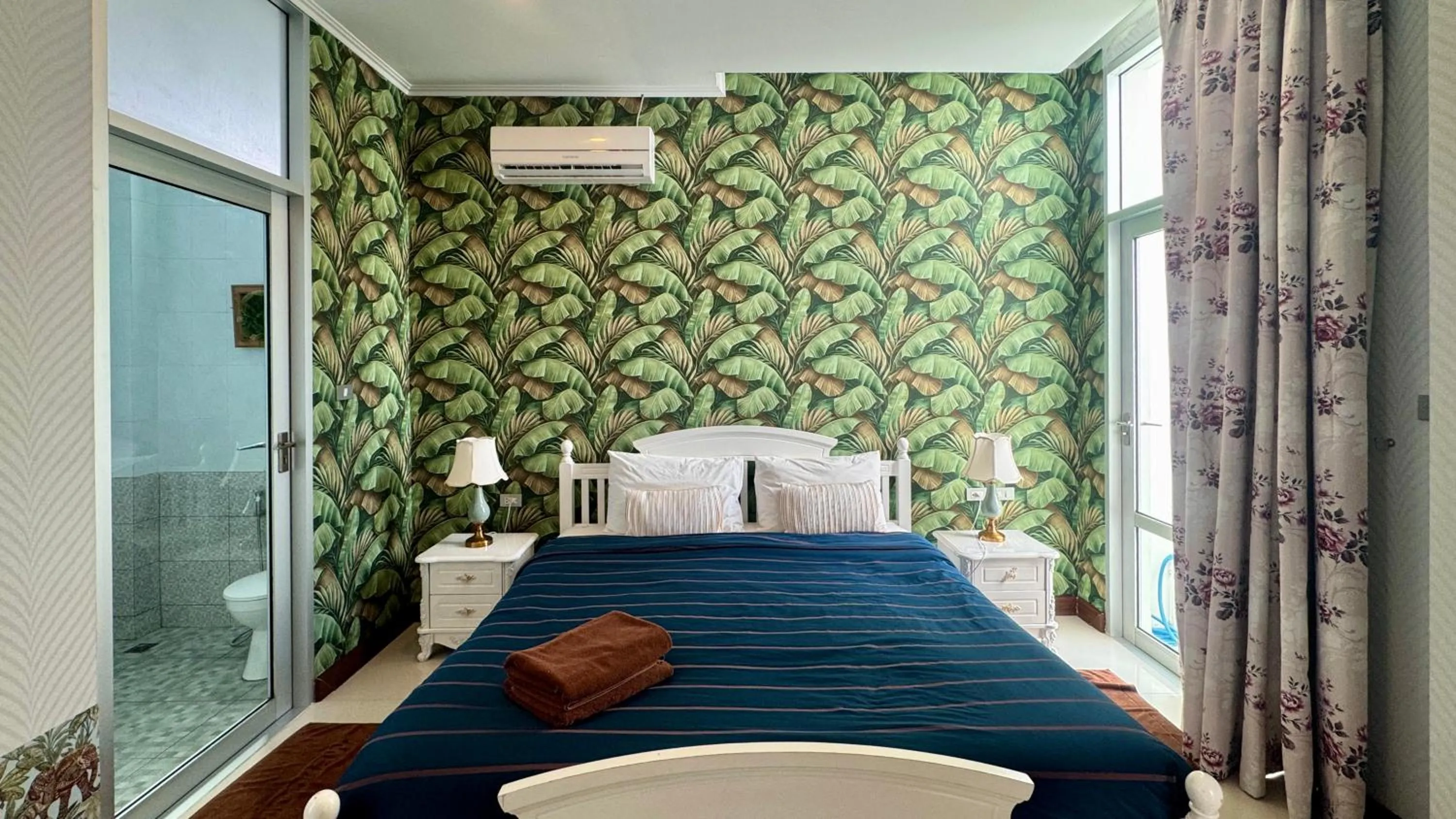 Toilet, Bed in Nagawari Art Maldives BBQ Pattaya Villa