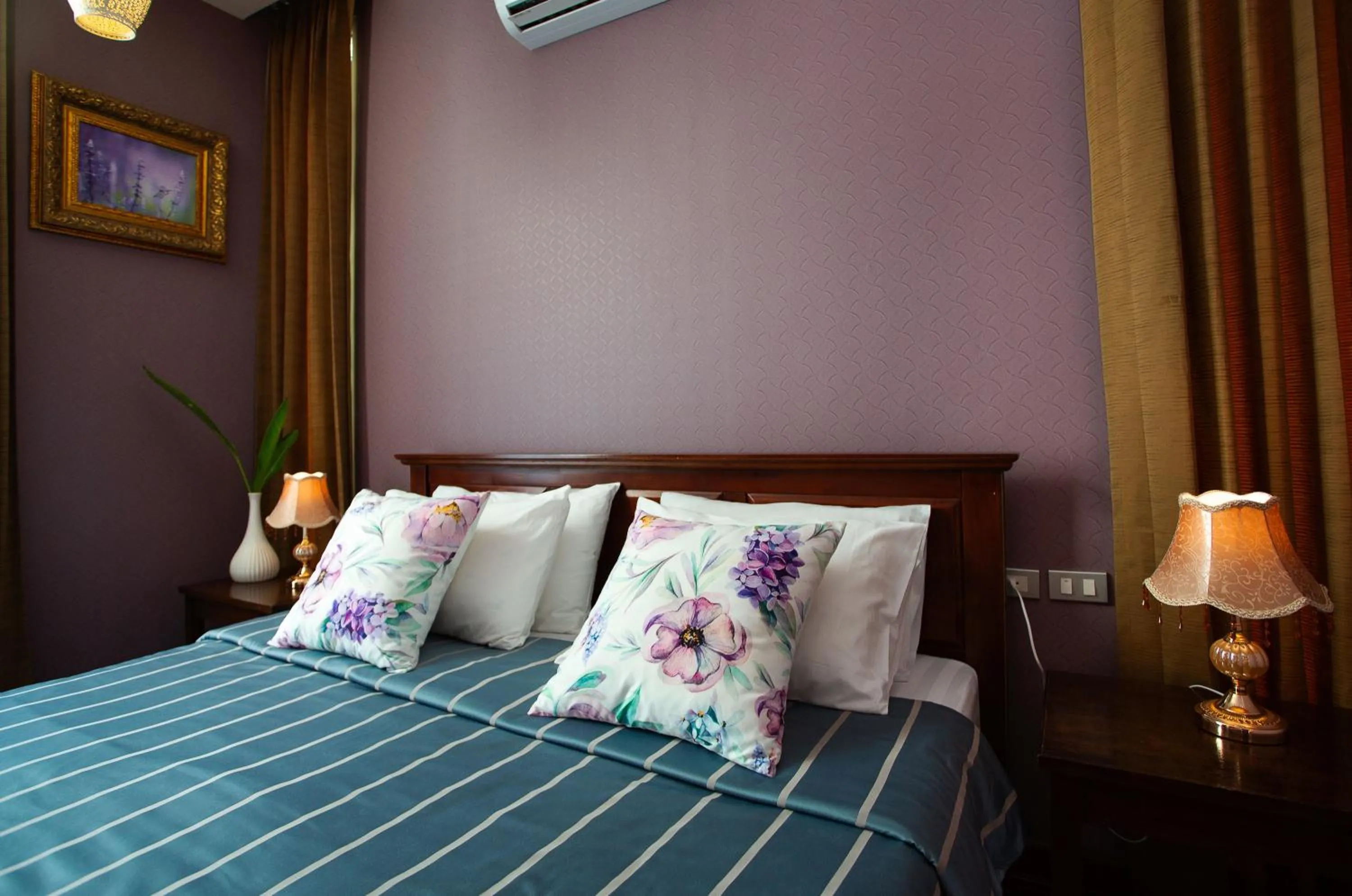 Bed in Nagawari Art Maldives BBQ Pattaya Villa