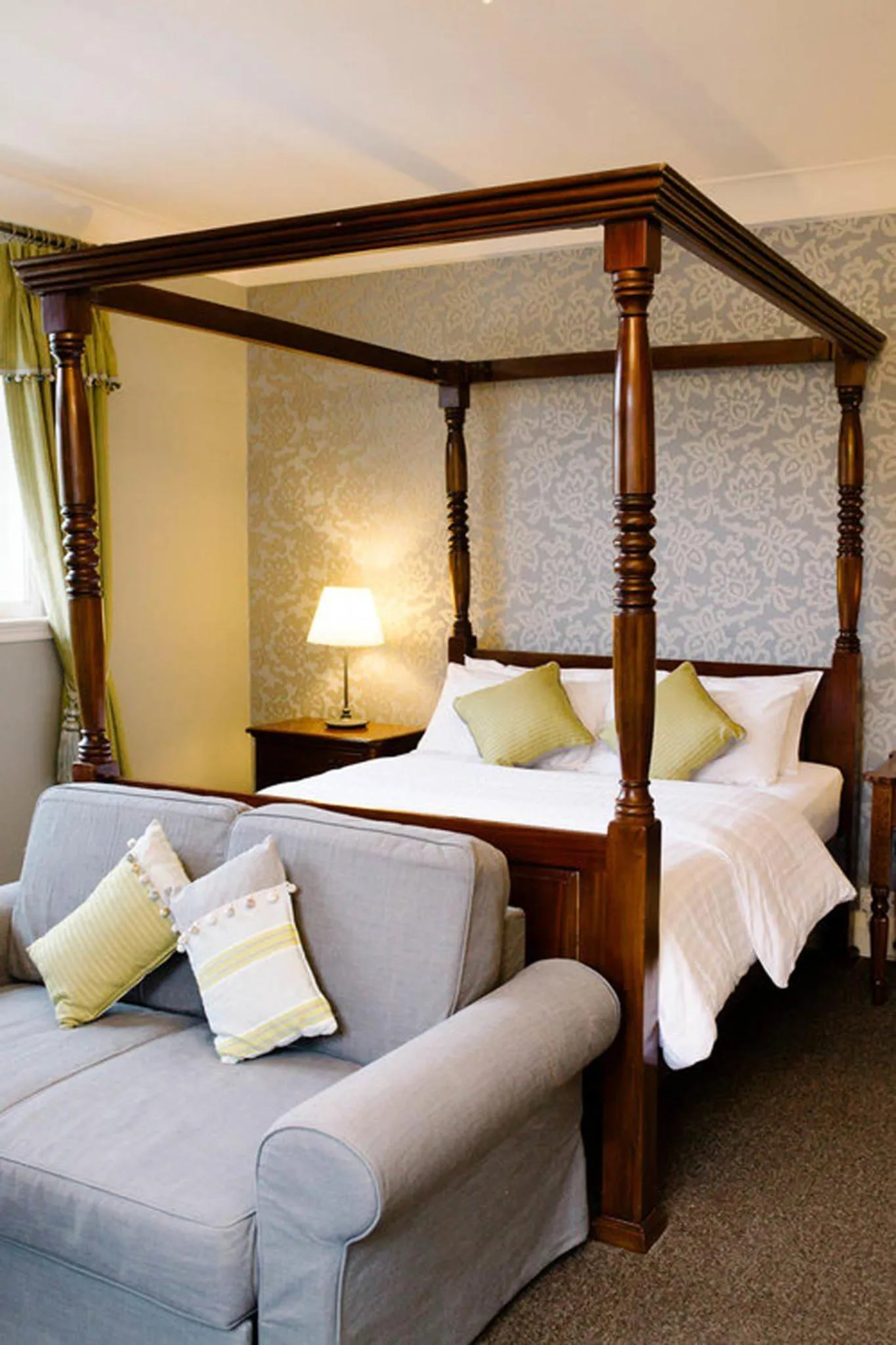 Bedroom, Bed in Prince of Wales - Townhouse