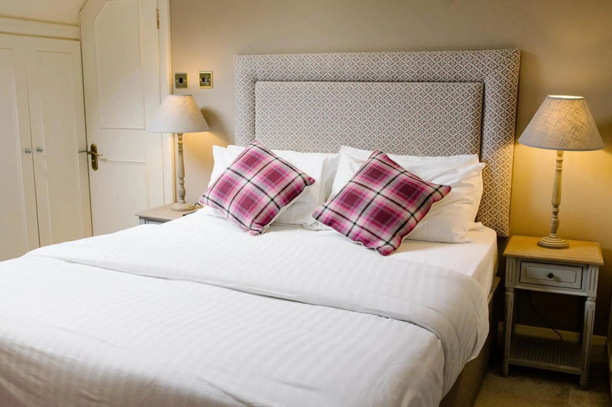 Bedroom, Bed in Prince of Wales - Townhouse