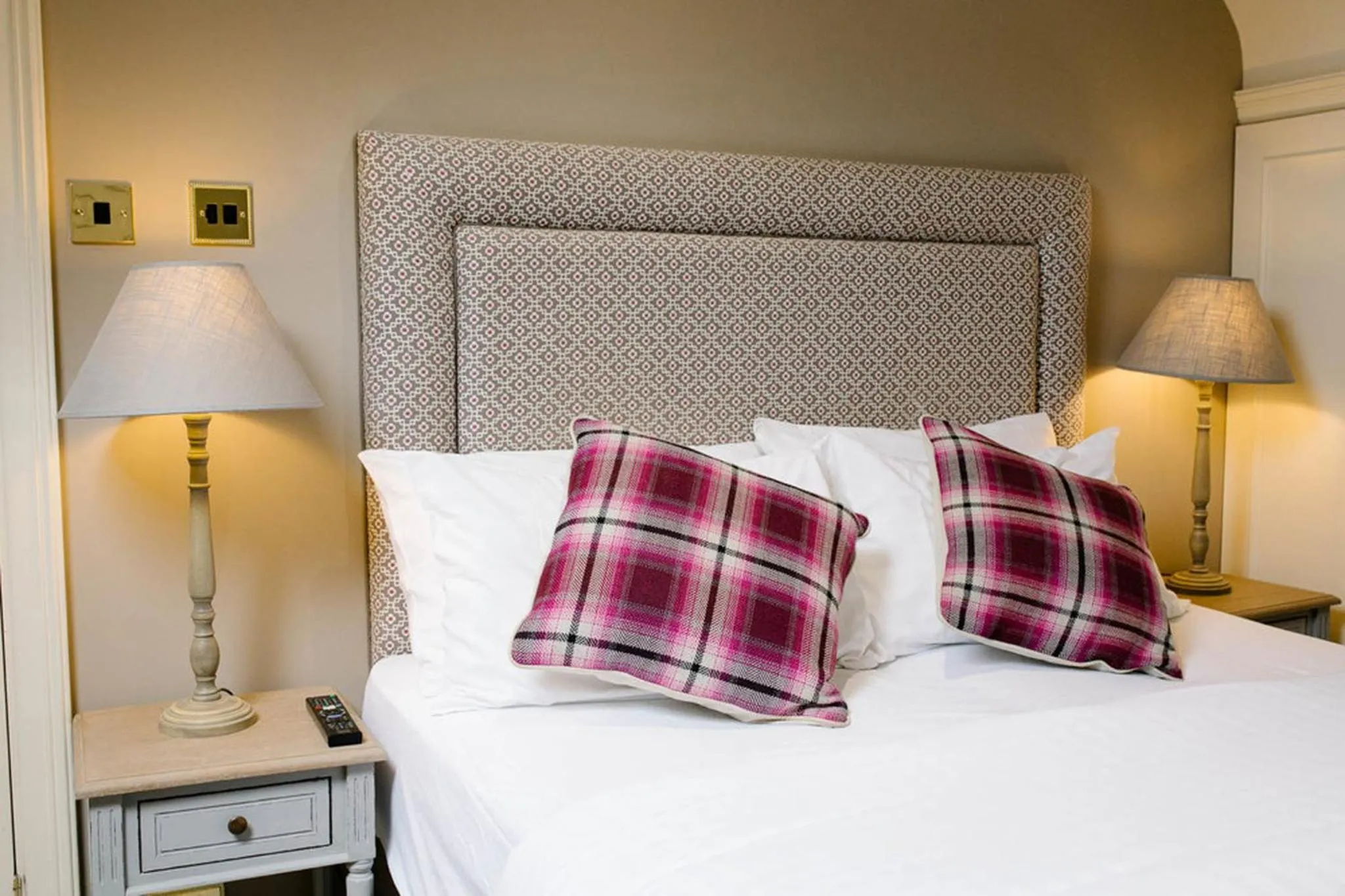 Bedroom, Bed in Prince of Wales - Townhouse