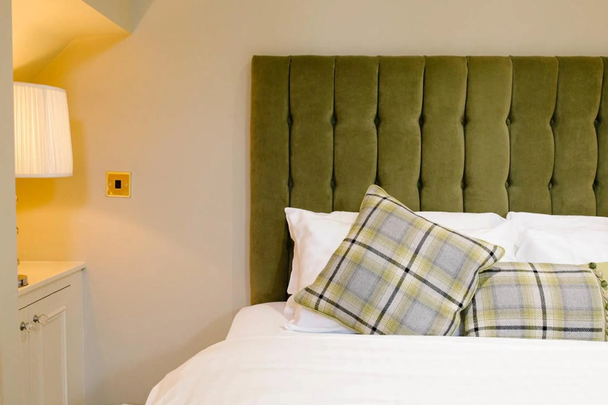 Bedroom, Bed in Prince of Wales - Townhouse