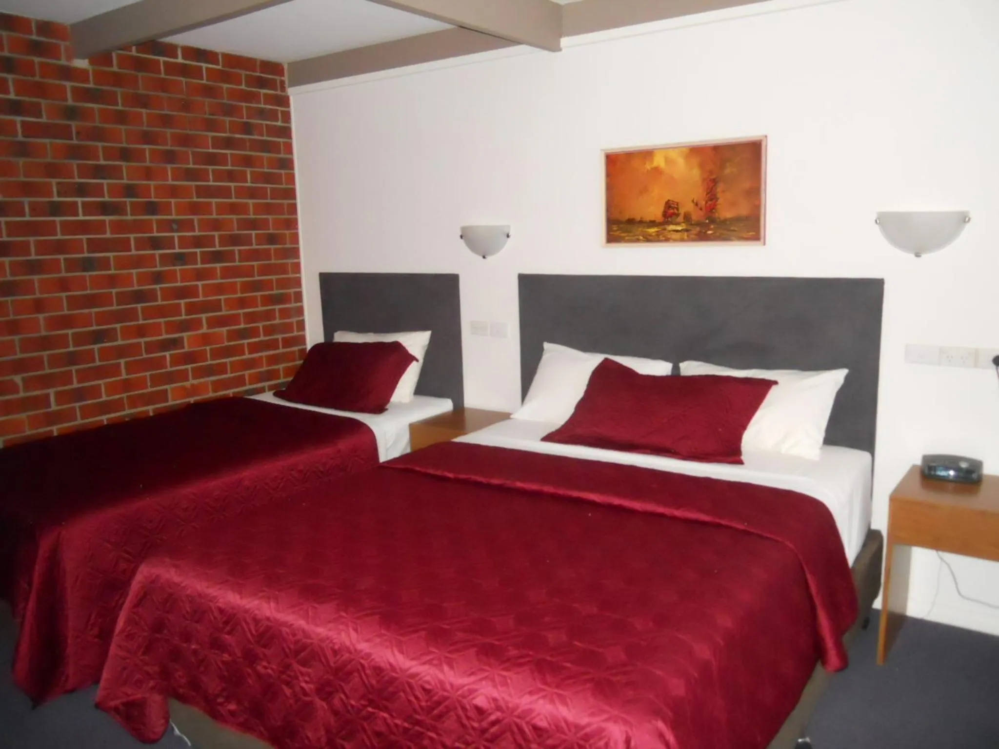 Bedroom, Bed in Zero Inn Motel