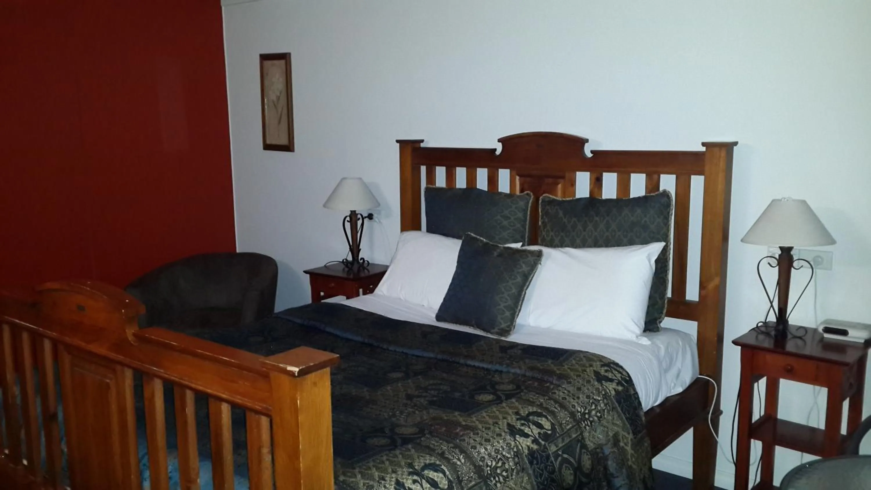 Bedroom, Bed in Zero Inn Motel