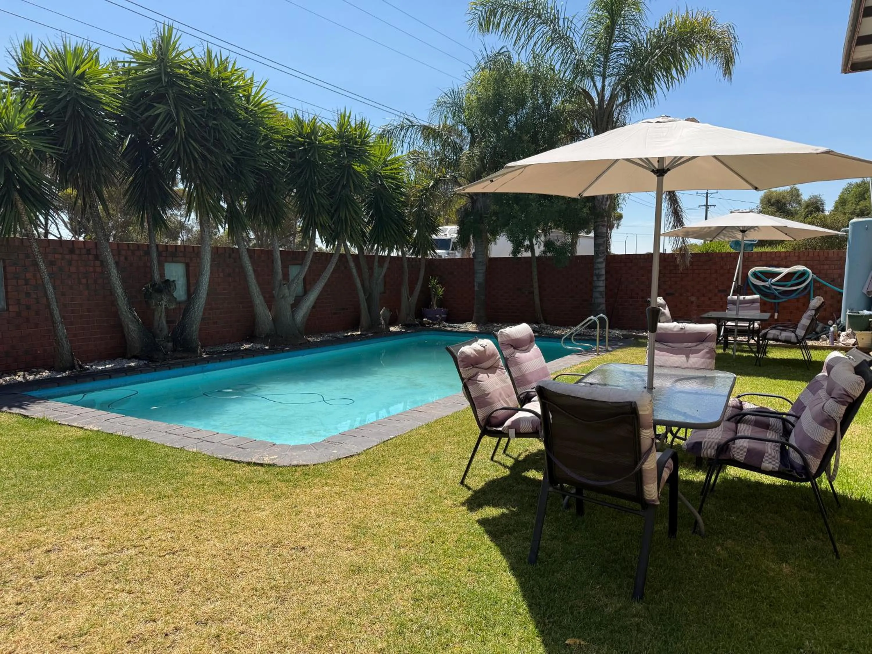 Swimming pool in Zero Inn Motel