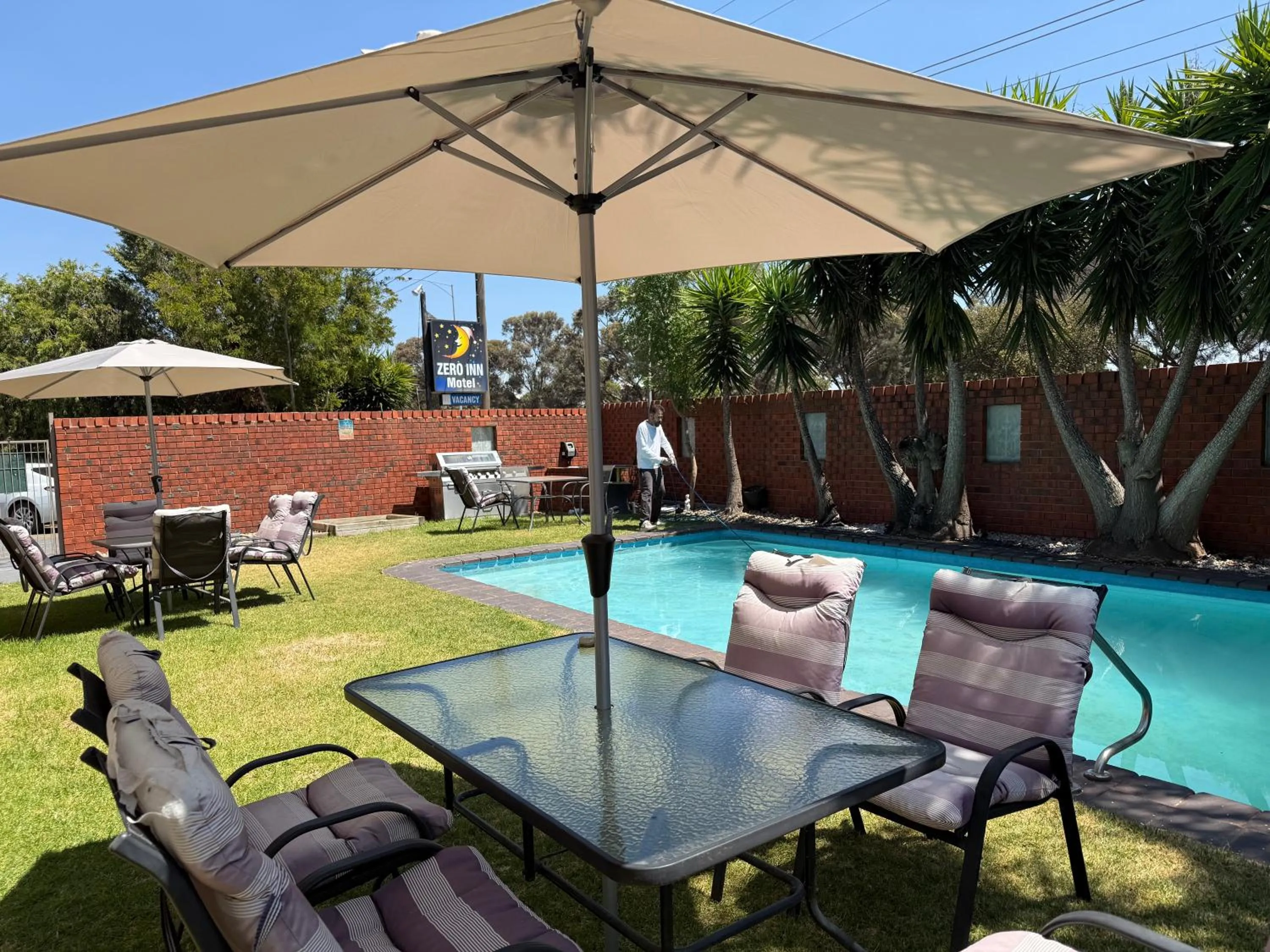 Swimming pool in Zero Inn Motel