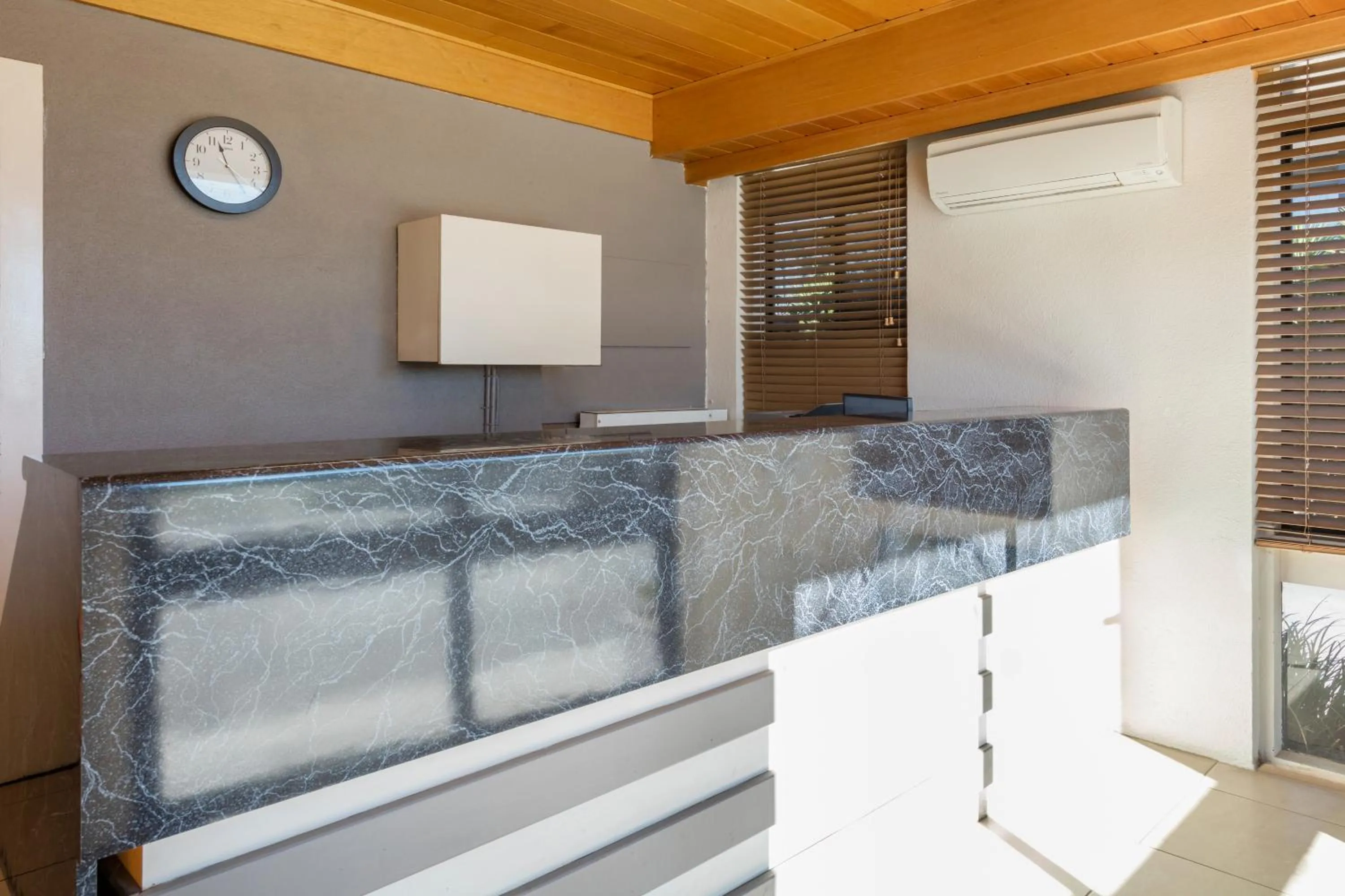 Lobby or reception in Best Western Governor Gipps Motor Inn