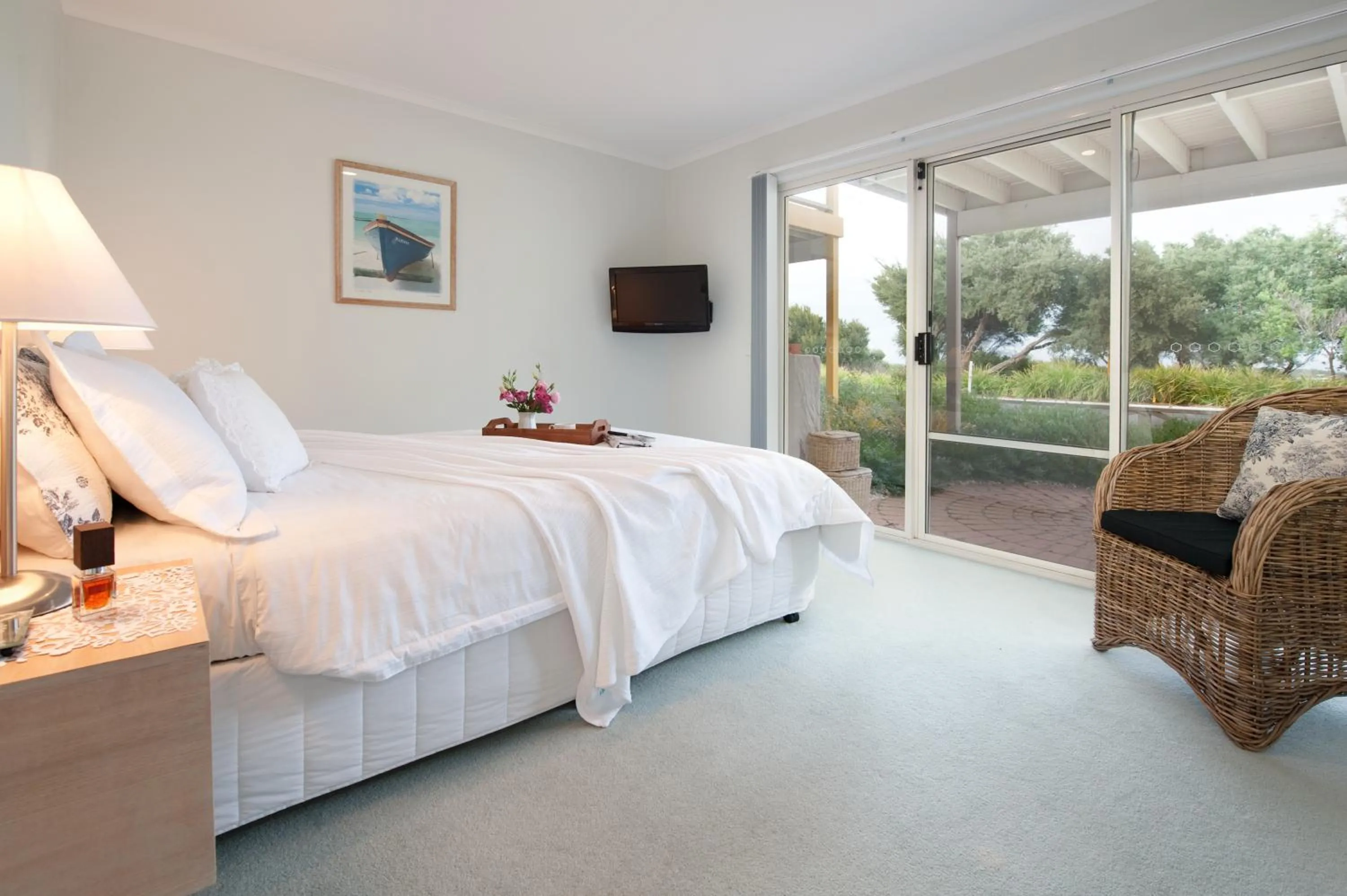 Bedroom, Bed in The Moorings at Metung