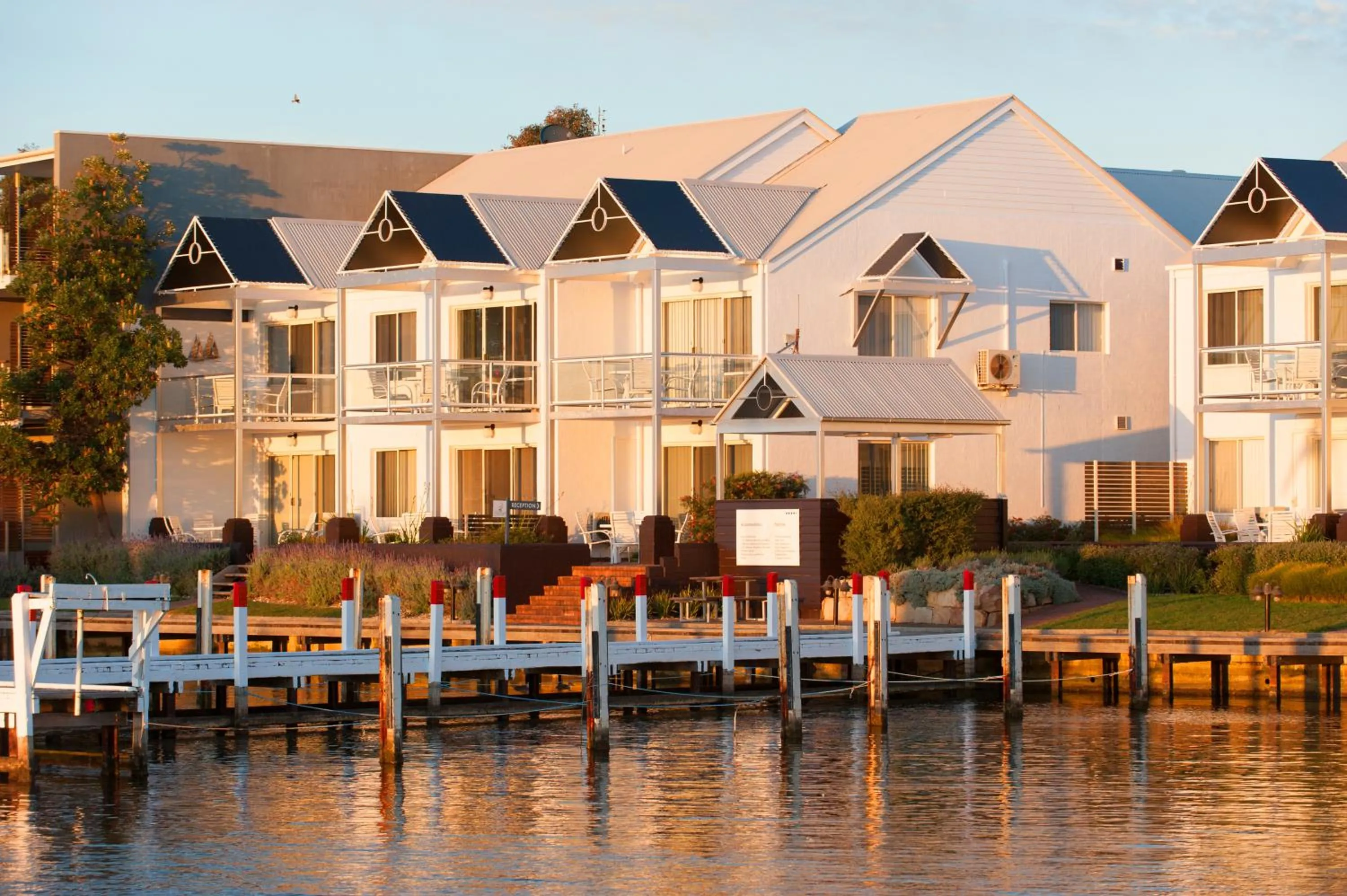 Lake view in The Moorings at Metung