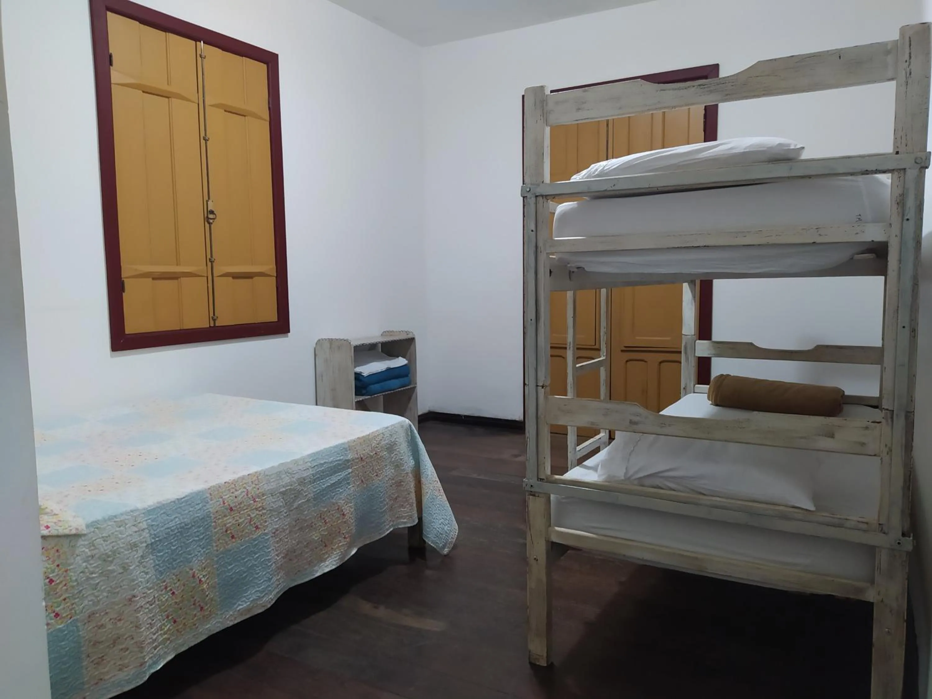 Photo of the whole room, Bed in Trilhas de Minas Hostel Camping