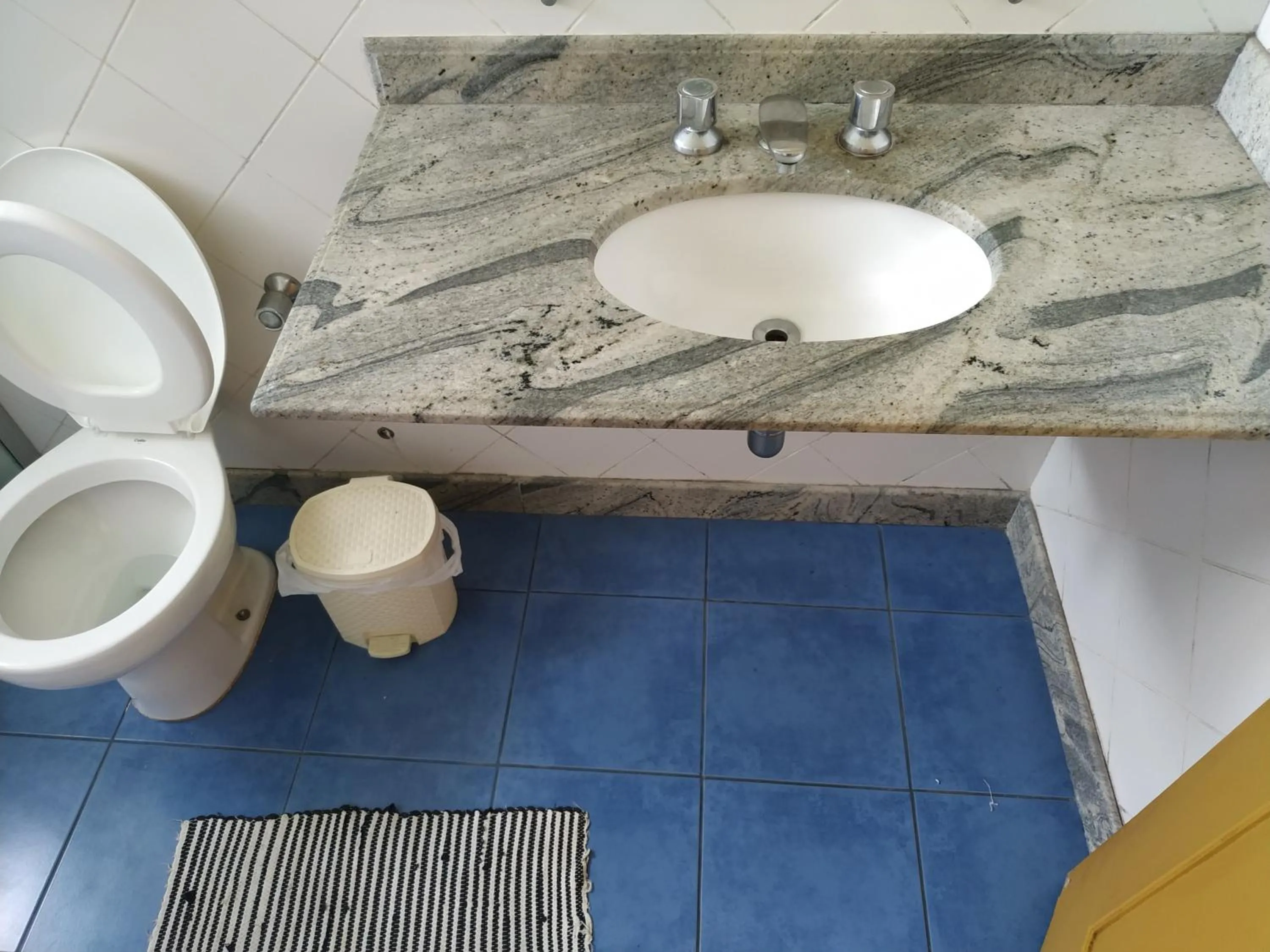 Bathroom in Trilhas de Minas Hostel Camping