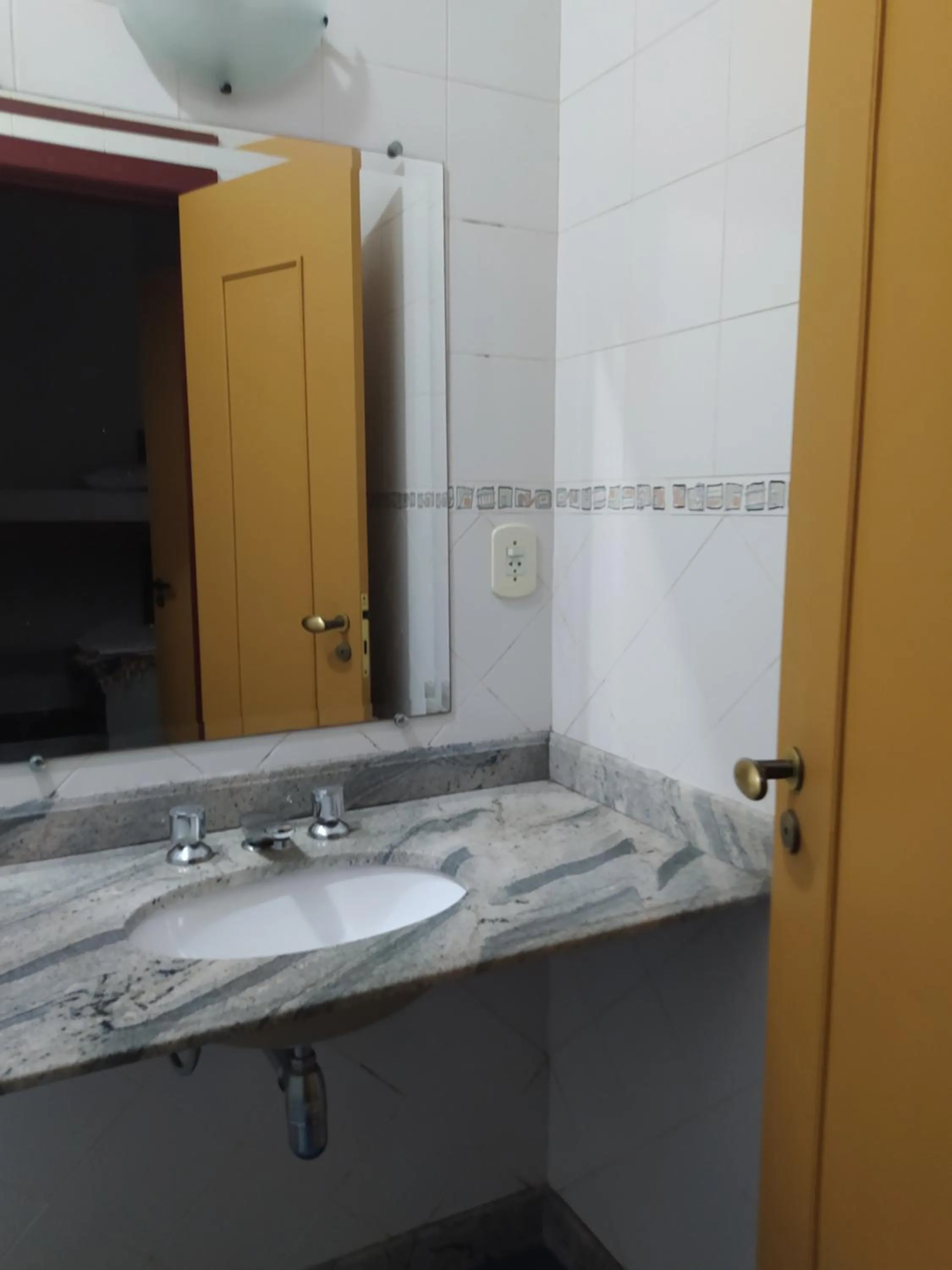 Bathroom in Trilhas de Minas Hostel Camping