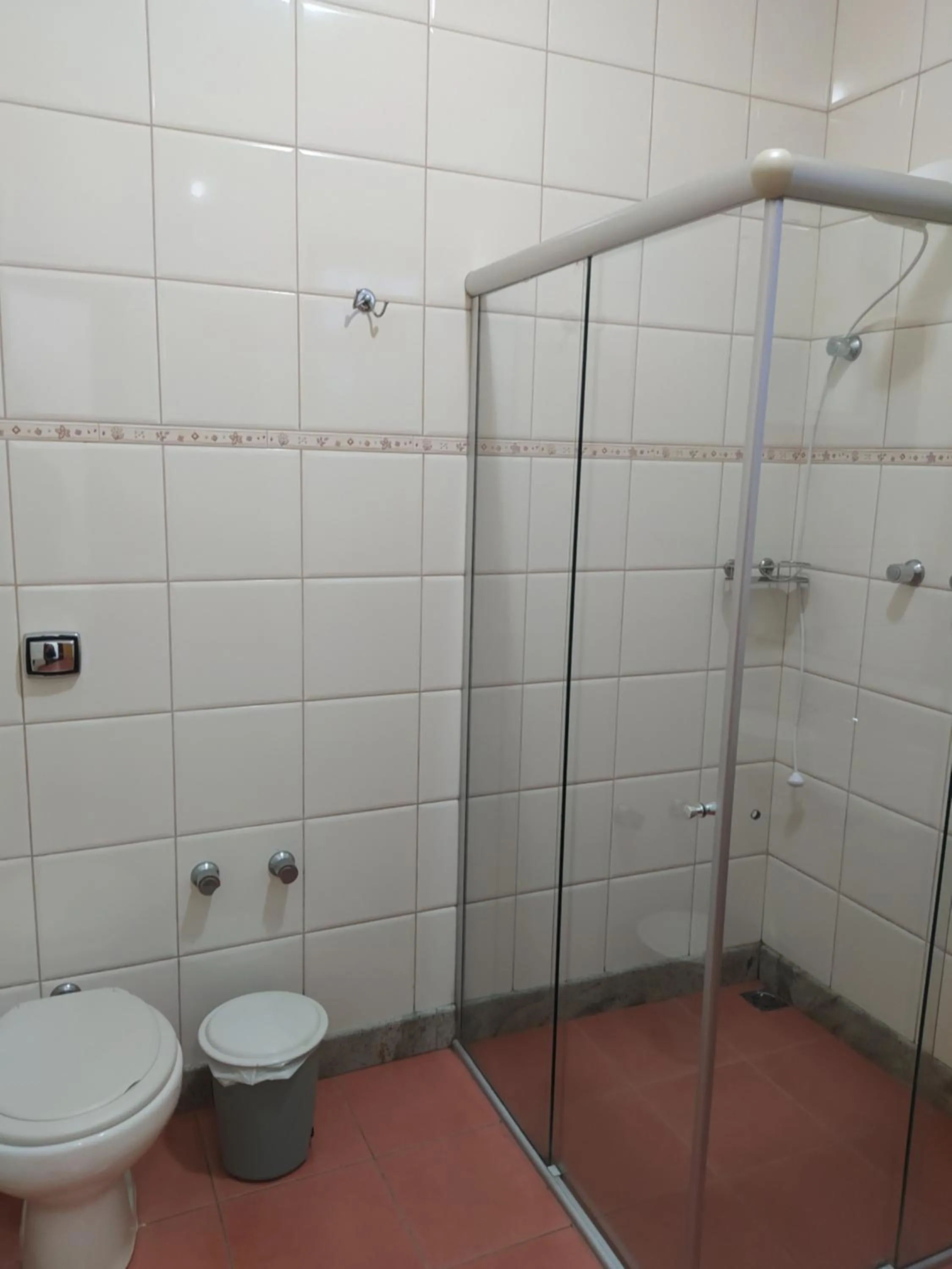 Bathroom in Trilhas de Minas Hostel Camping