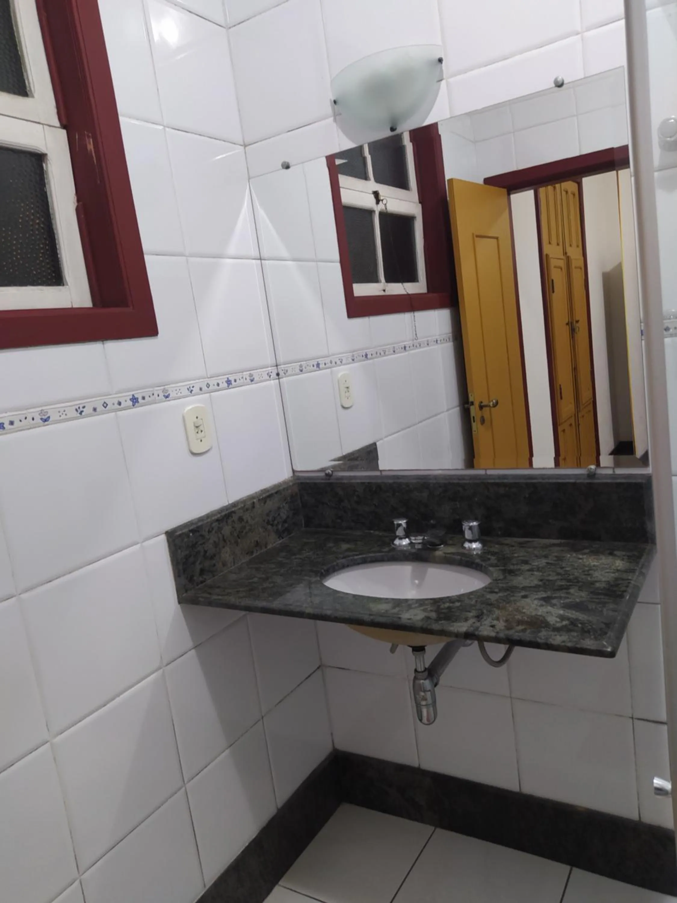 Bathroom in Trilhas de Minas Hostel Camping