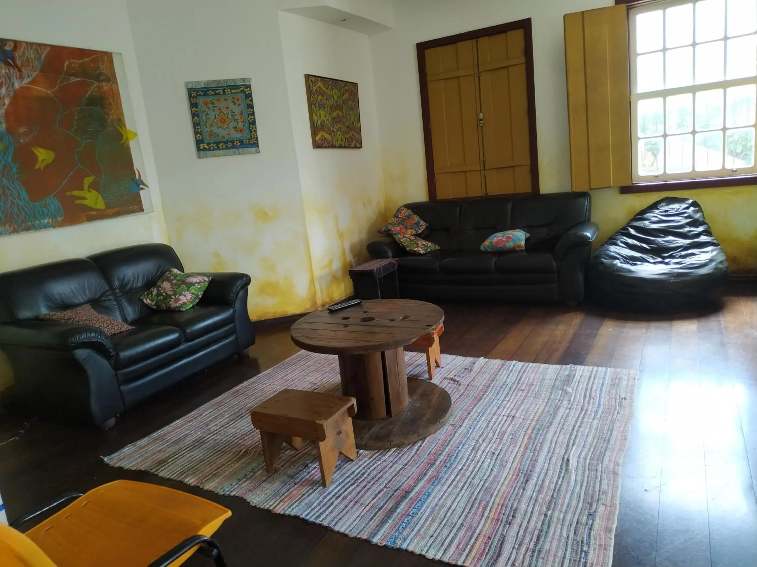 Living room in Trilhas de Minas Hostel Camping