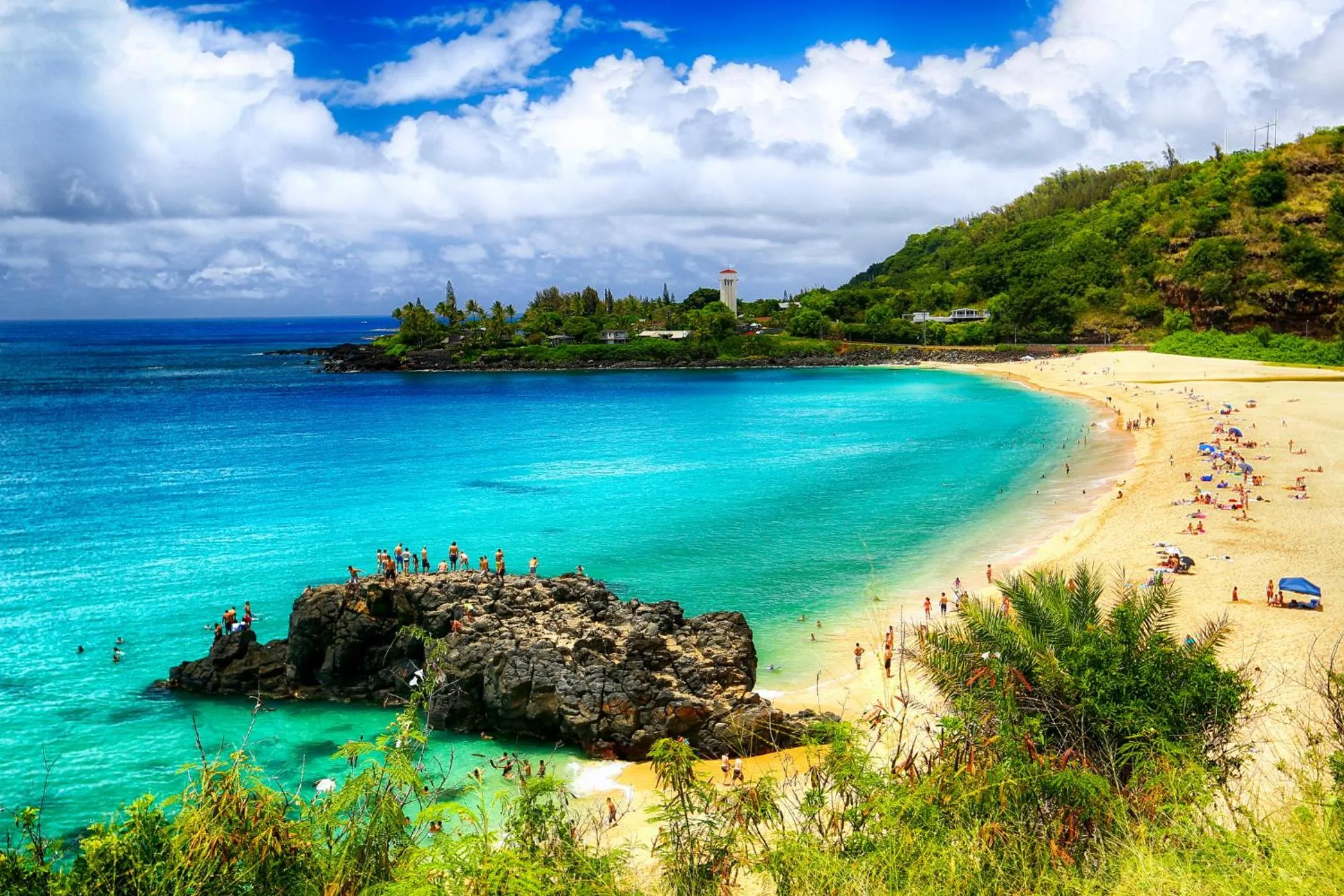 Beach in Fabulous Diamond Head & Ocean View Condo with Free Parking