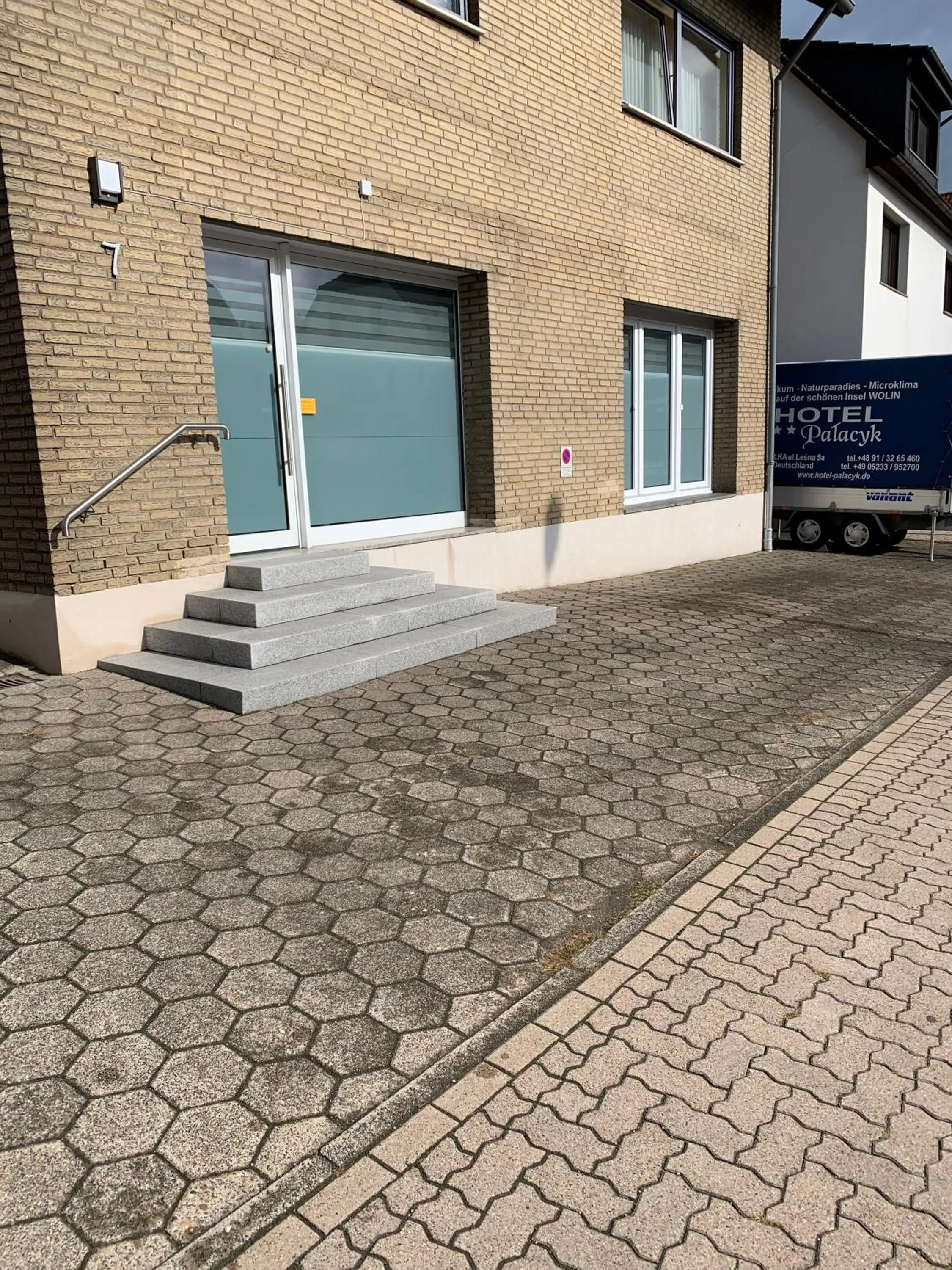 Parking in H&E Apartments Barntrup