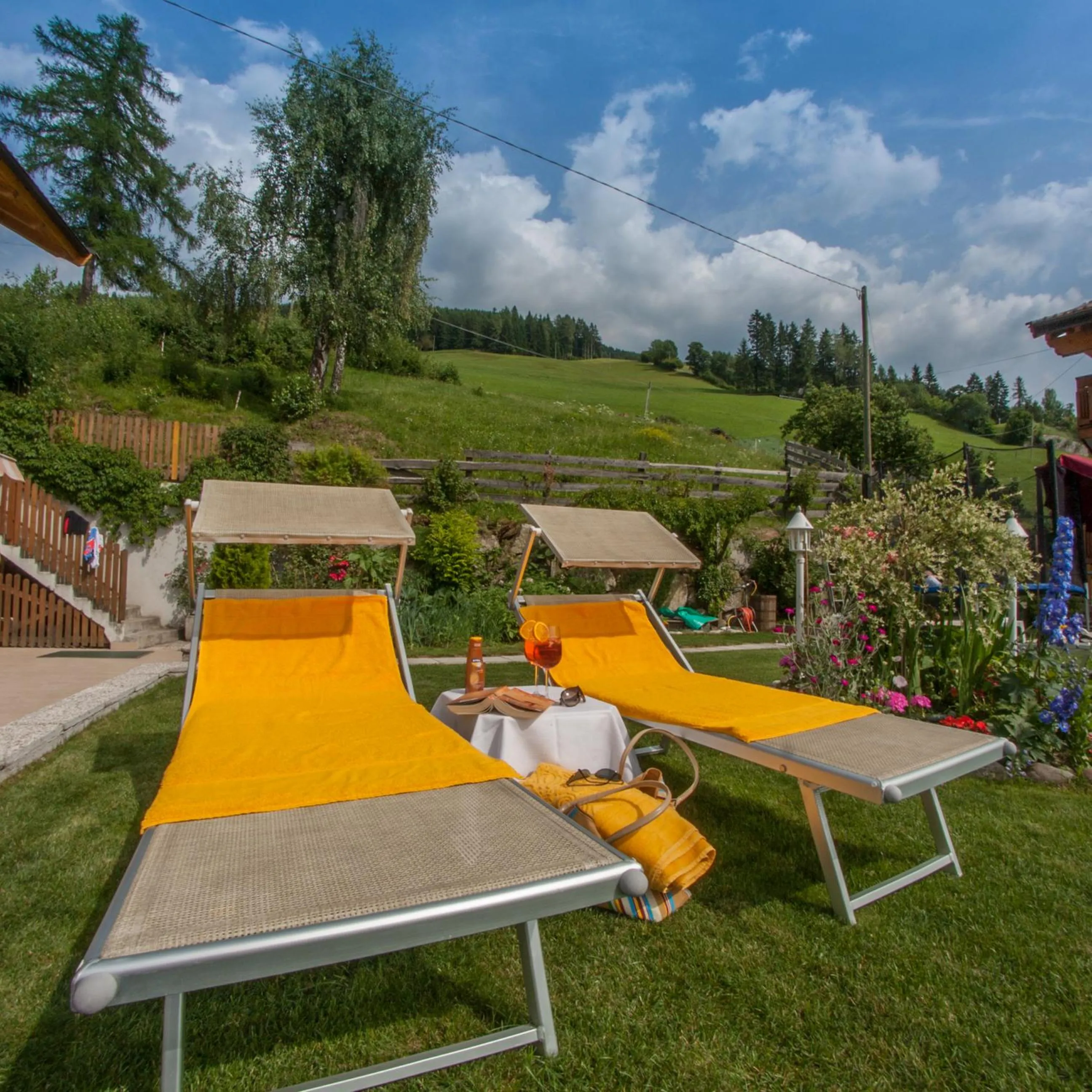 Garden view in Appartements Verdinserhöhe
