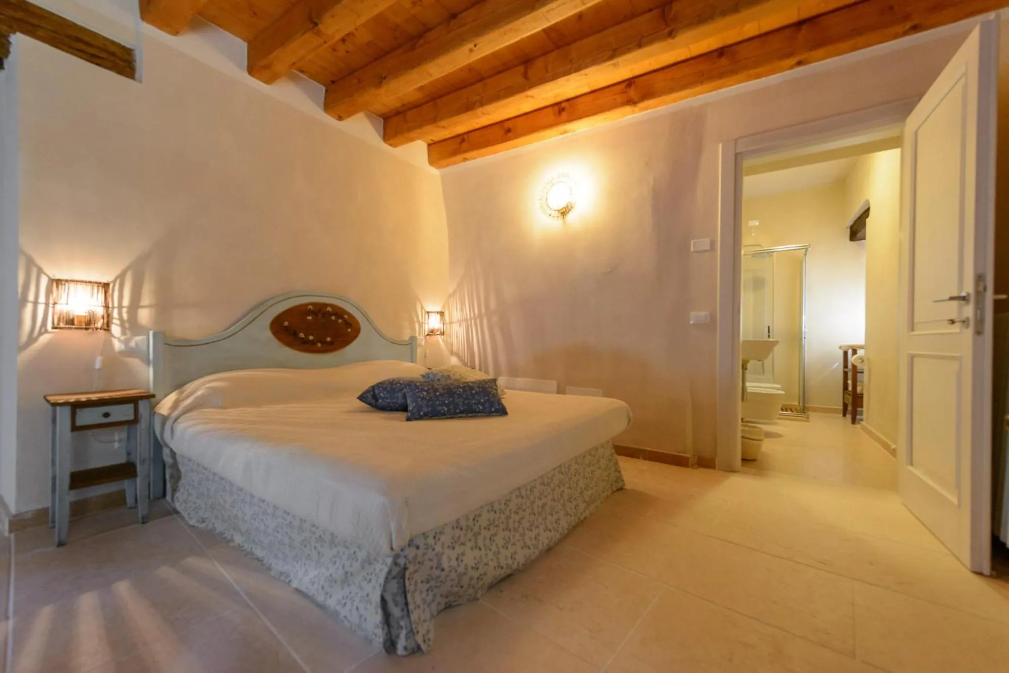 Photo of the whole room, Bed in B&B Corte Jago