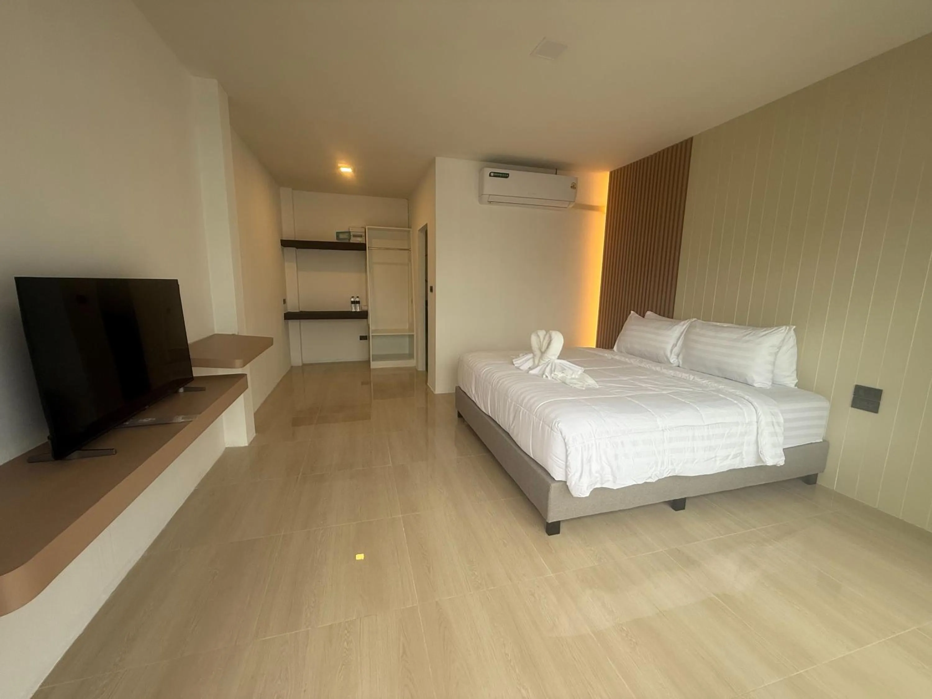 Bed in Pine Bungalow Krabi