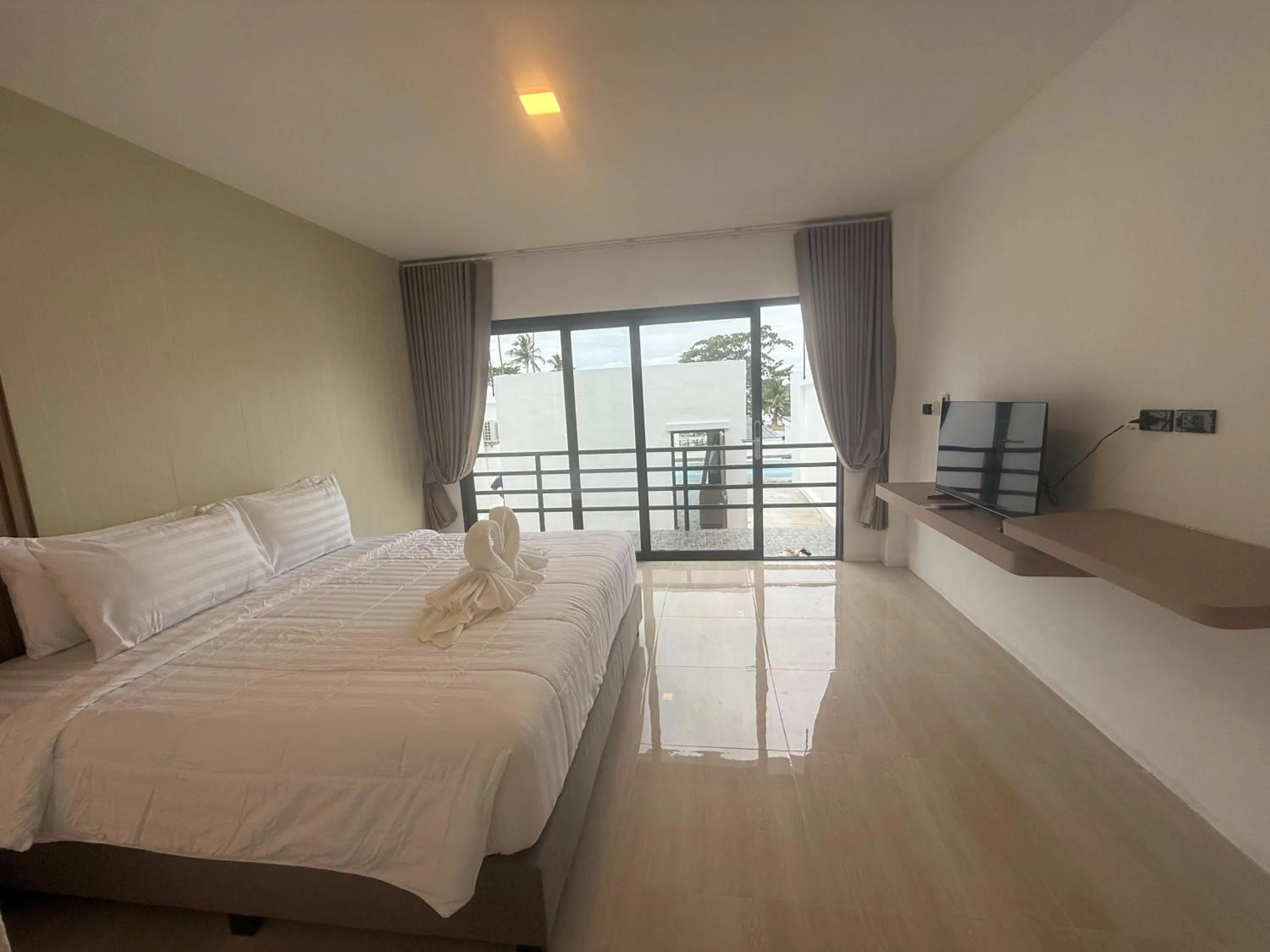 Bed in Pine Bungalow Krabi