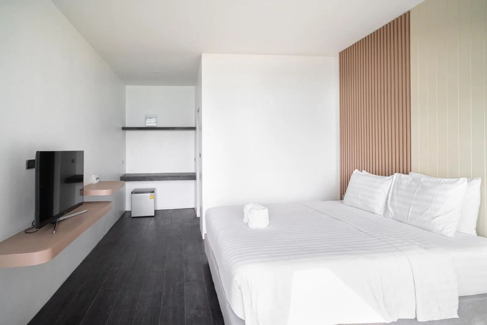 Bed in Pine Bungalow Krabi