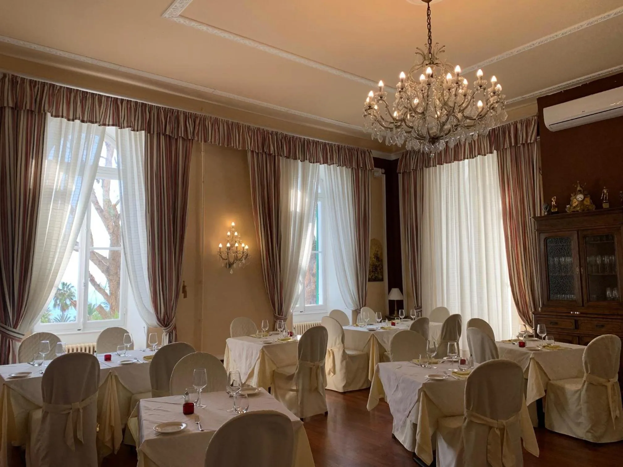 Restaurant/places to eat in Spa & Wellness by Des Anglais " Accesso SPA compreso"