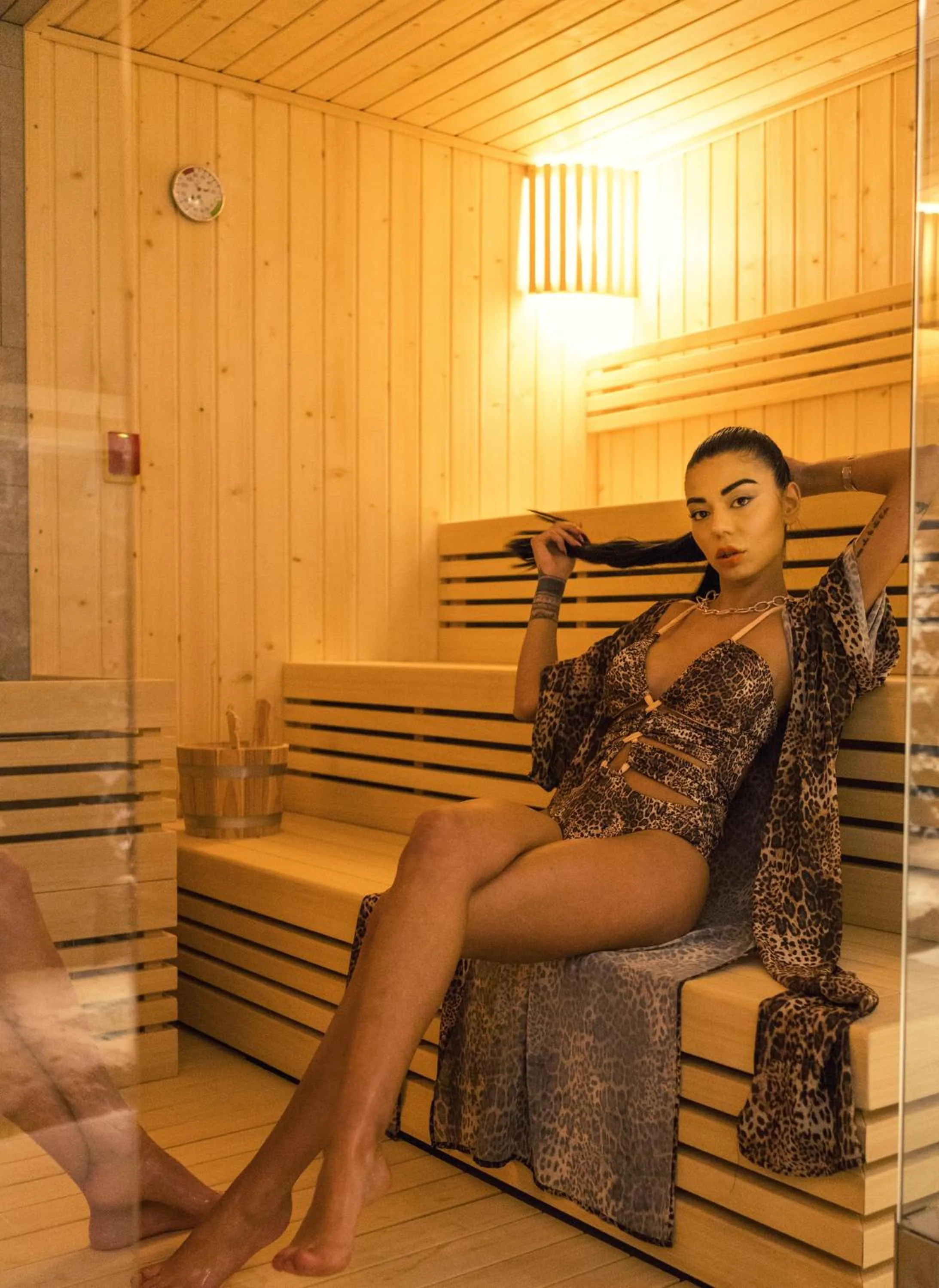 Sauna in Spa & Wellness by Des Anglais " Accesso SPA compreso"