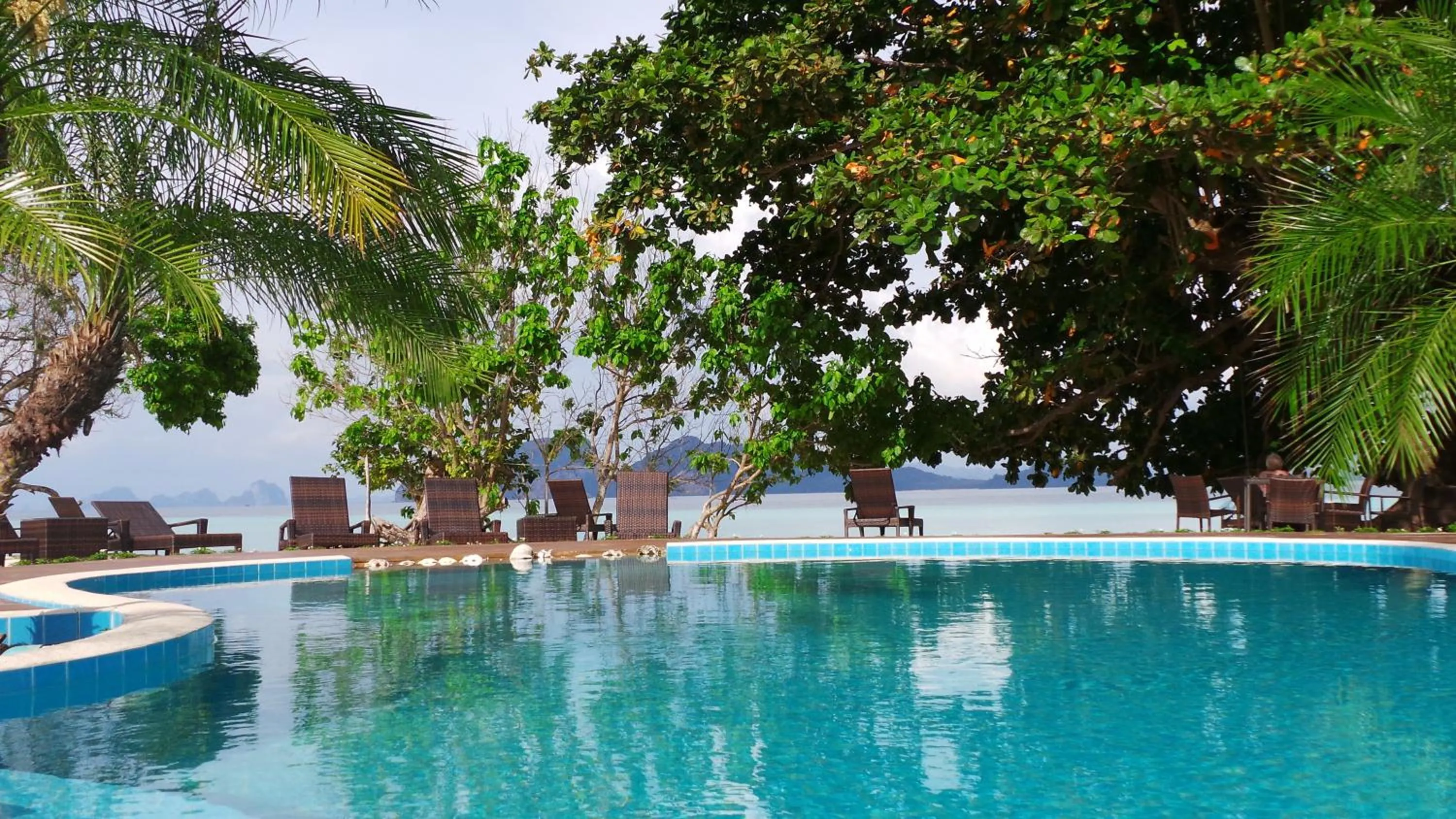Swimming pool in The Reef Resort