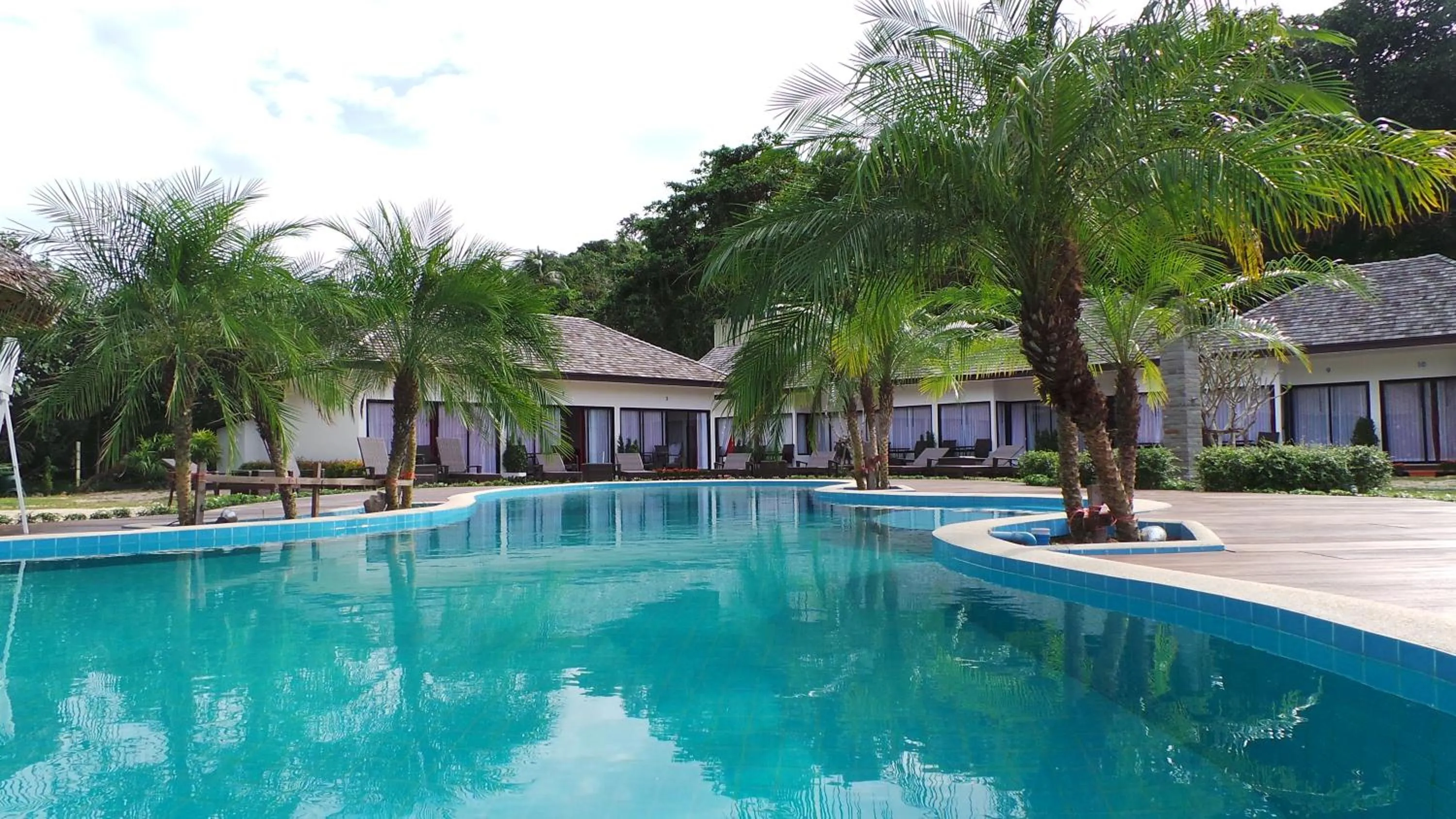 Swimming pool in The Reef Resort