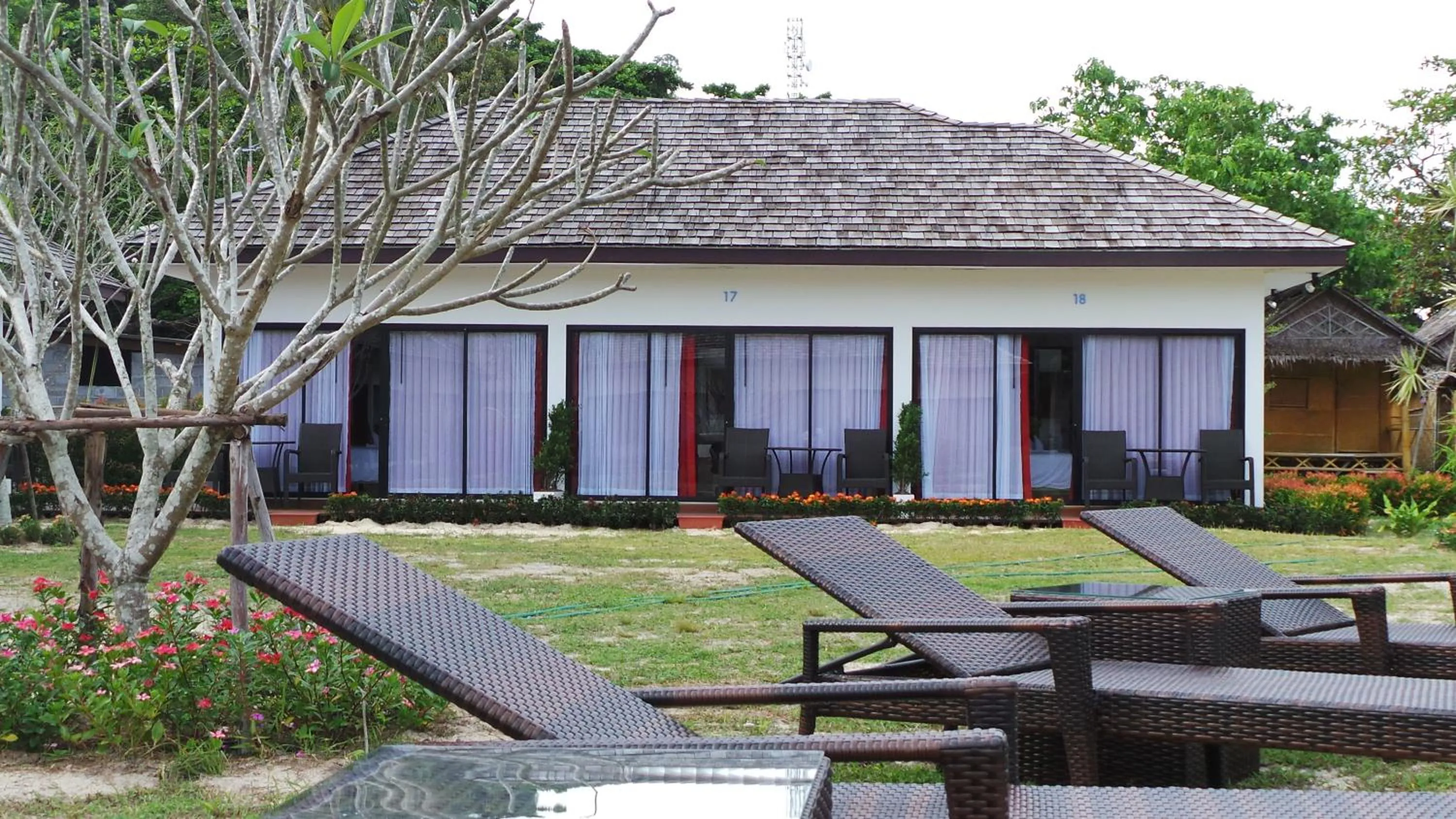 Facade/entrance in The Reef Resort