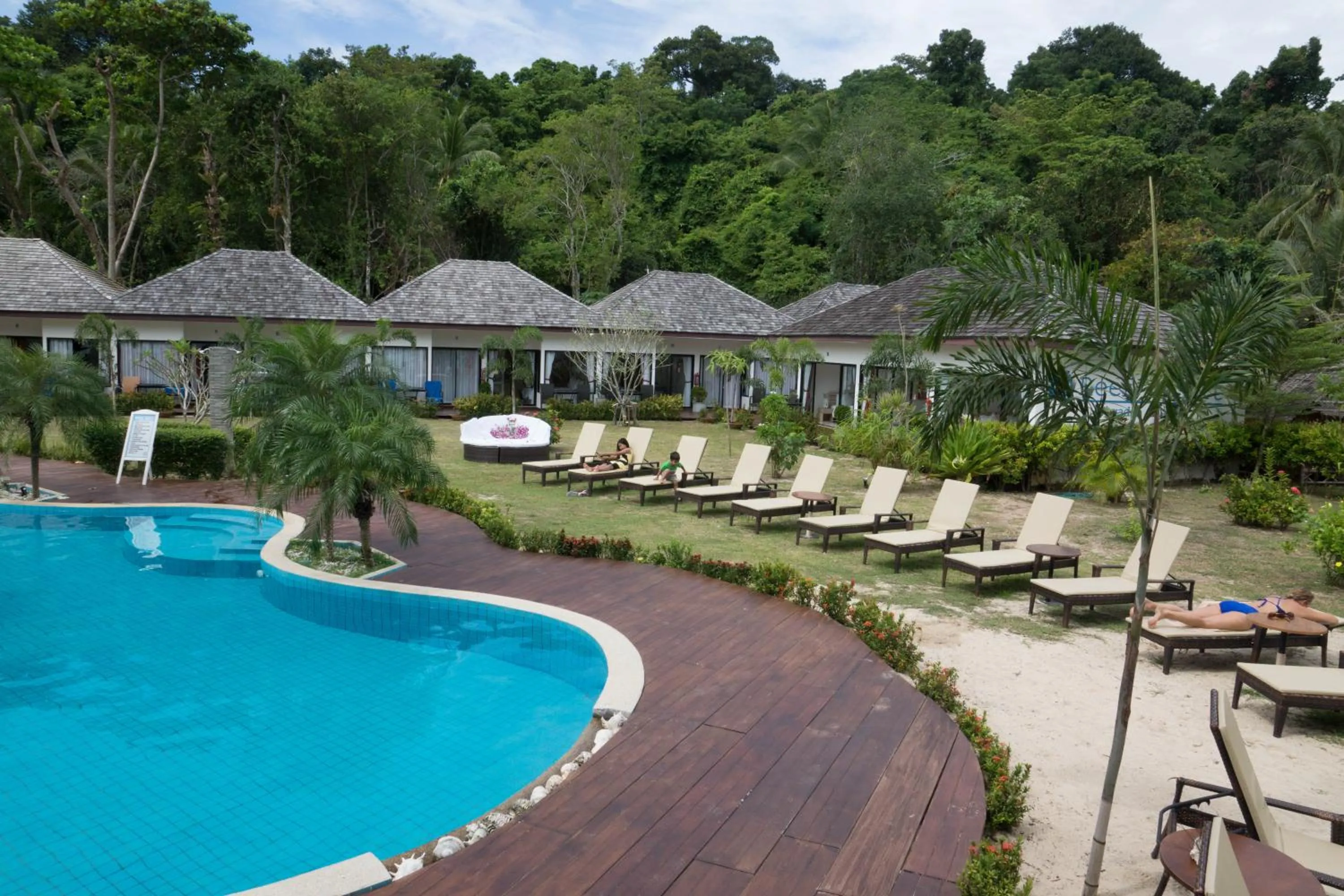 Garden in The Reef Resort