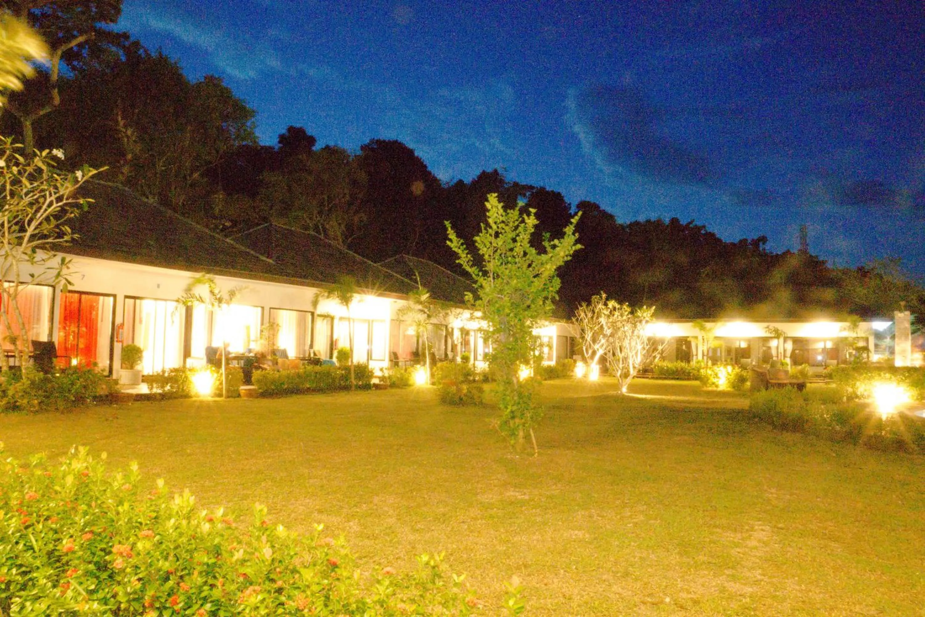 Garden in The Reef Resort