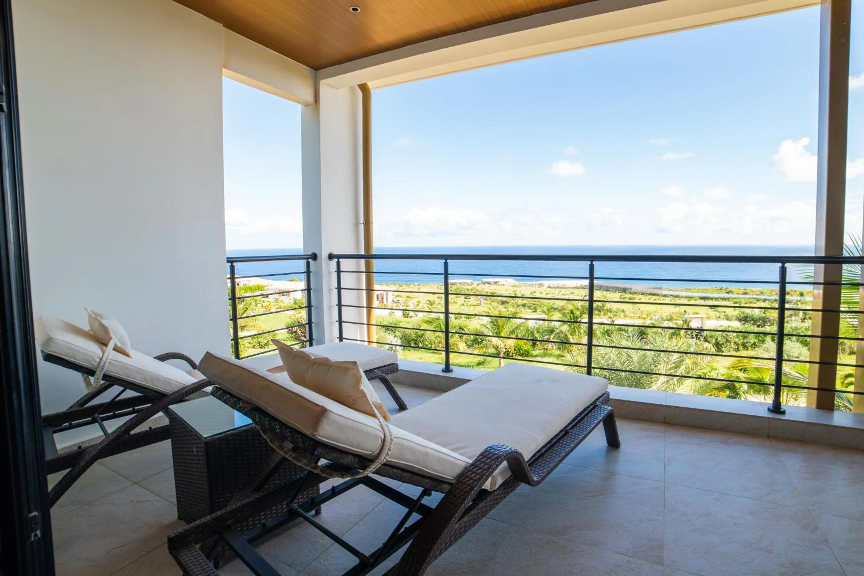 Balcony/Terrace in Golden Rock Dive and Nature Resort