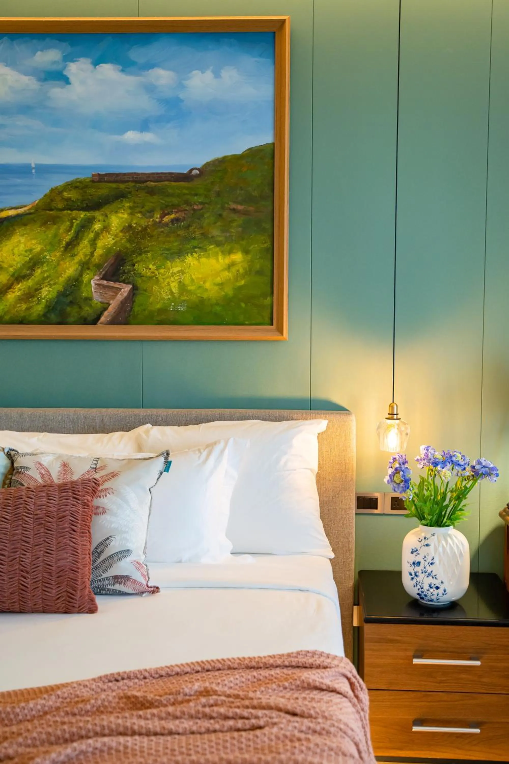 Bed in Golden Rock Dive and Nature Resort