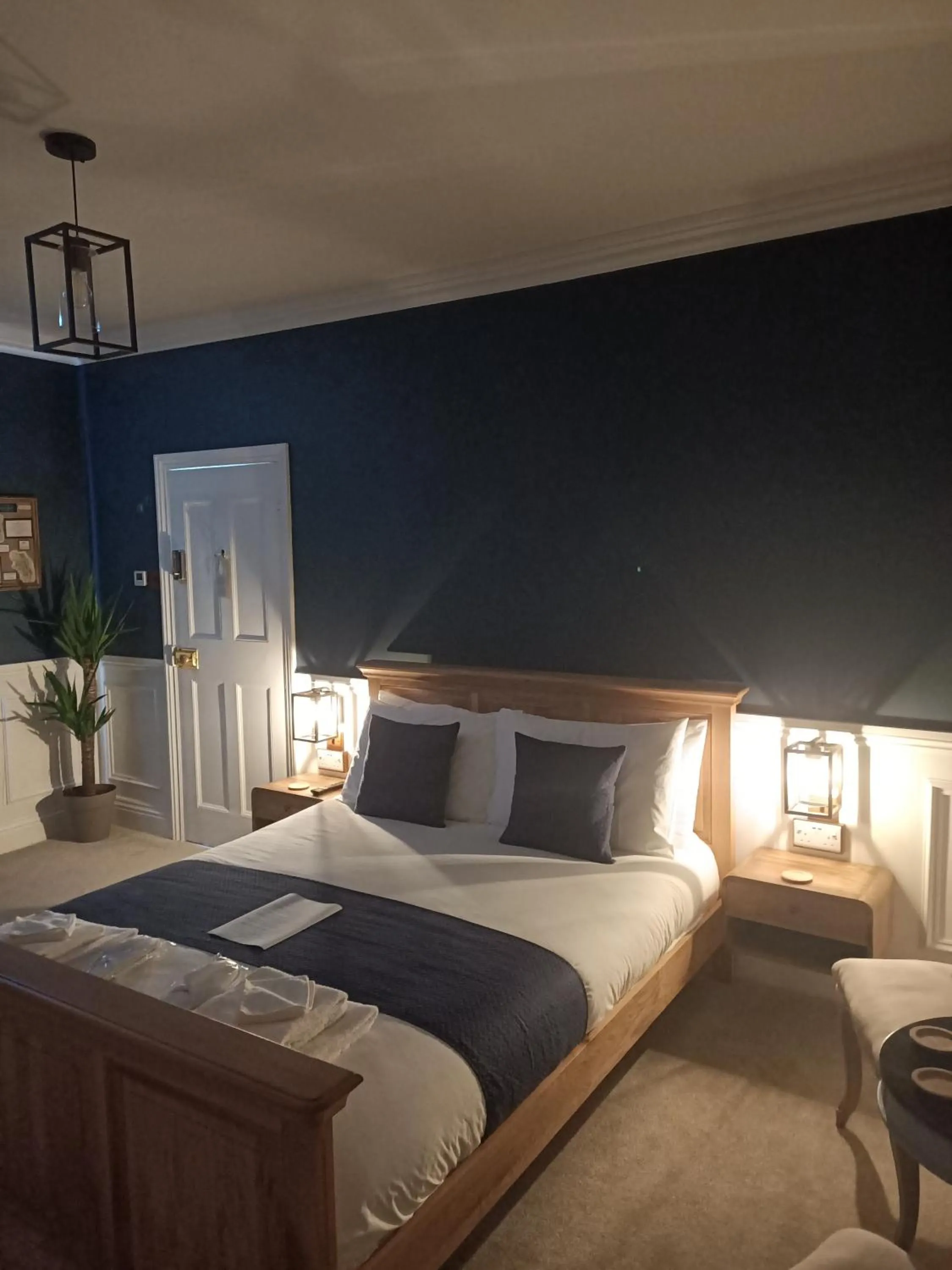 Bedroom, Bed in North Ings