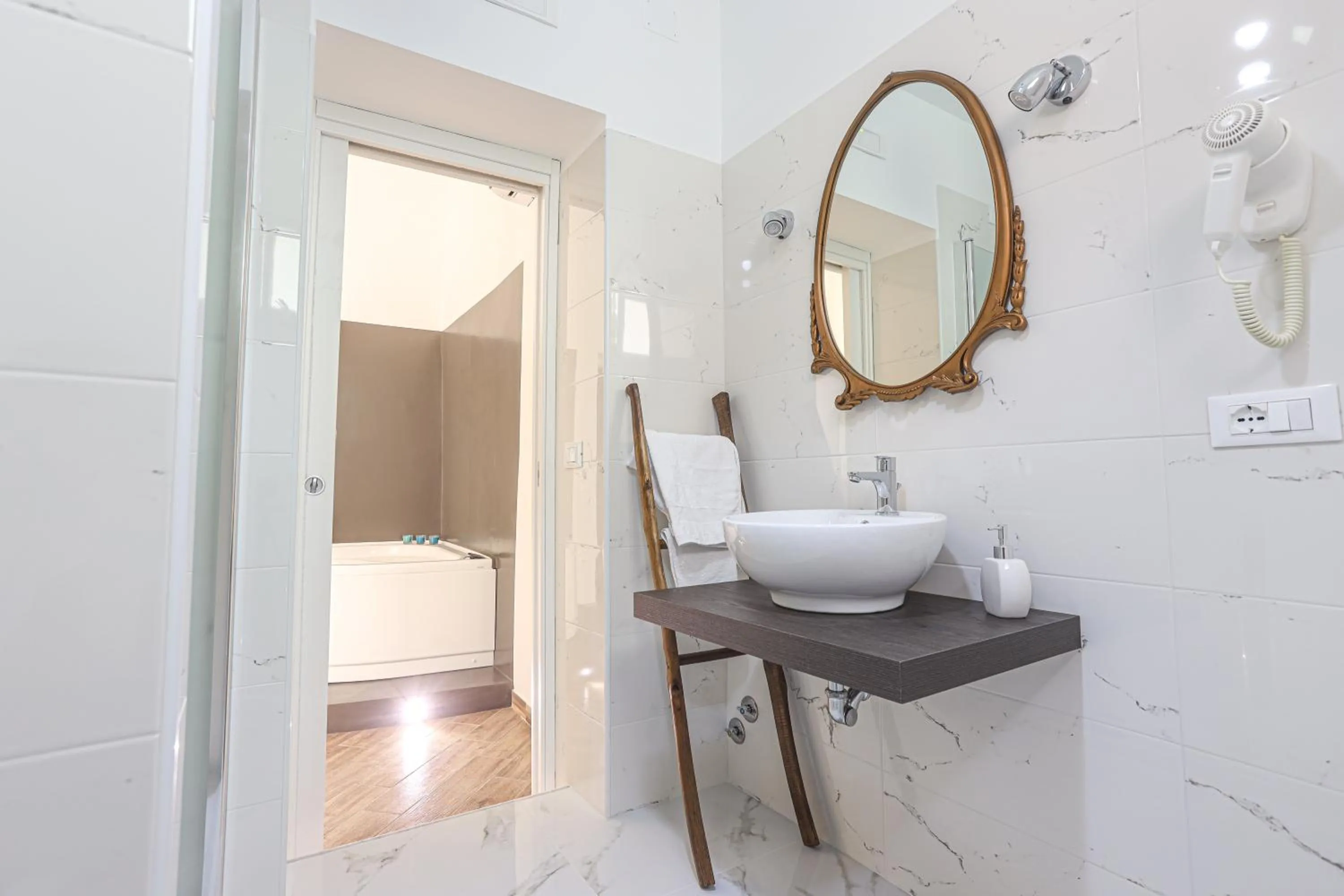 Bathroom in B&B La Fenice Suite