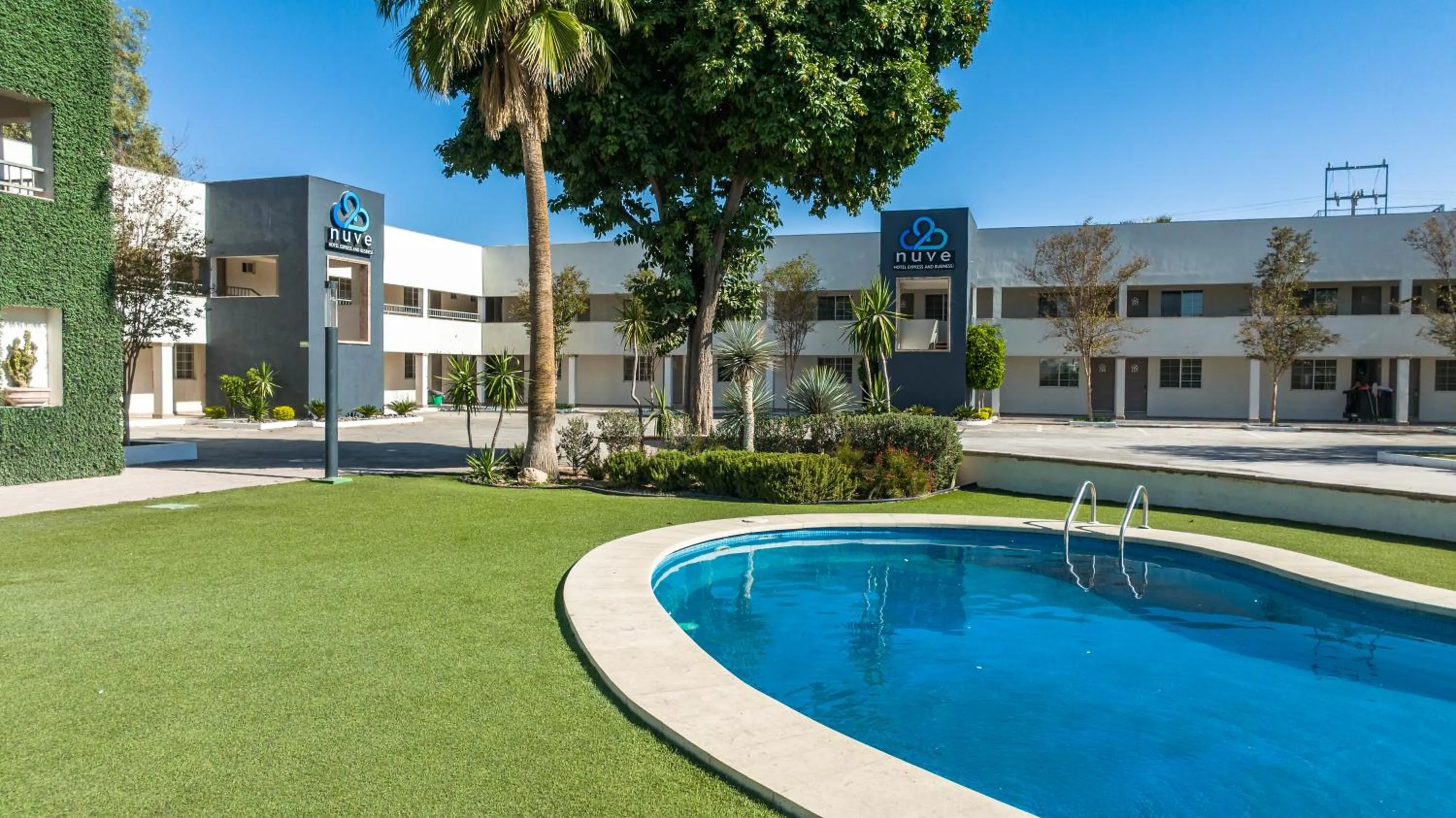 Property building in Hotel Nuve Gomez Palacio