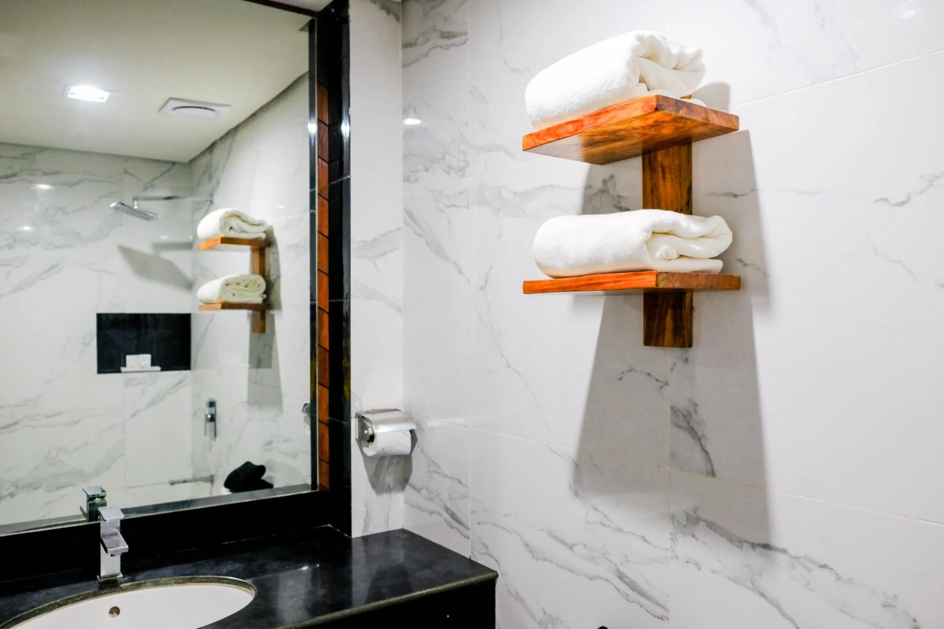 Bathroom in Airo Hotel Manila