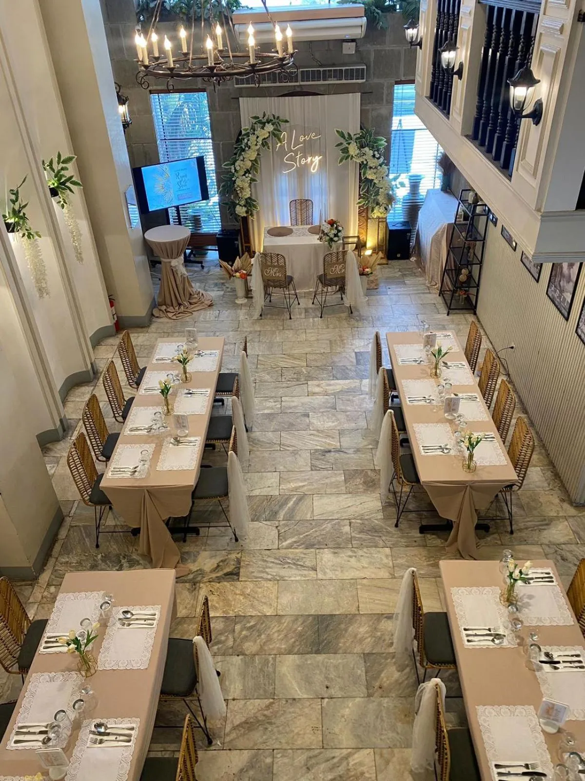 Restaurant/places to eat in Airo Hotel Manila