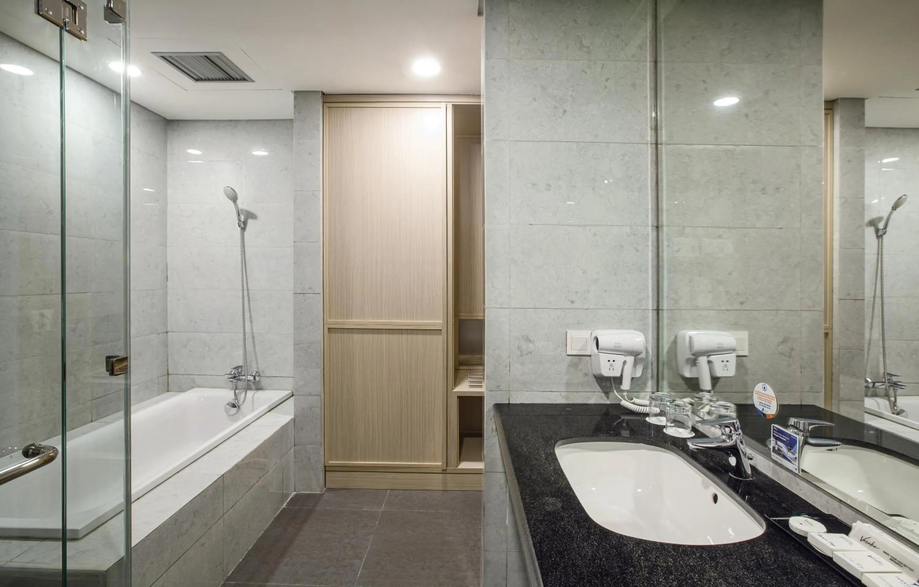 Vasaka Hotel Makassar Managed by Dafam