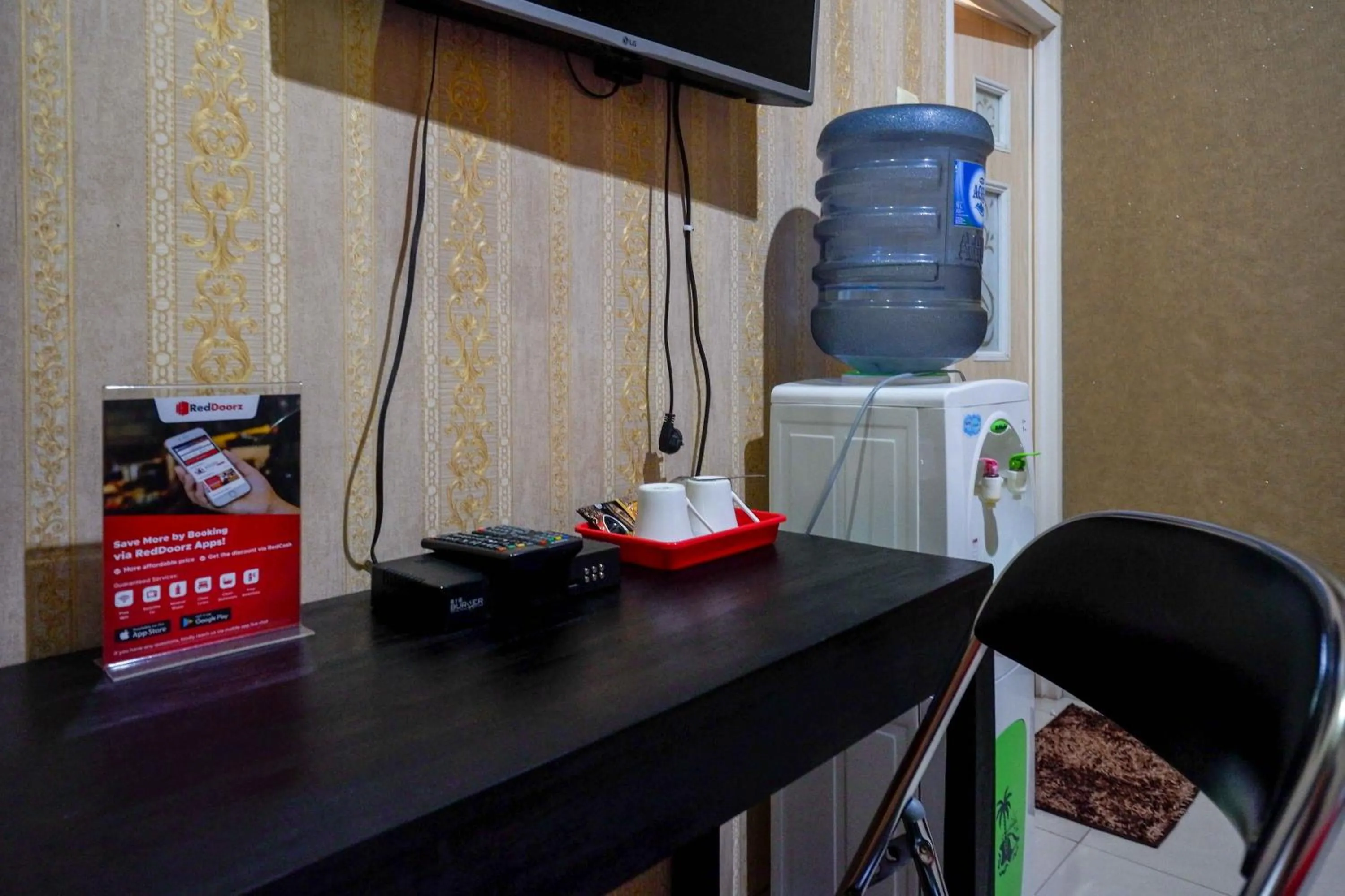 Bedroom in RedDoorz Syariah near PLTU Cilacap