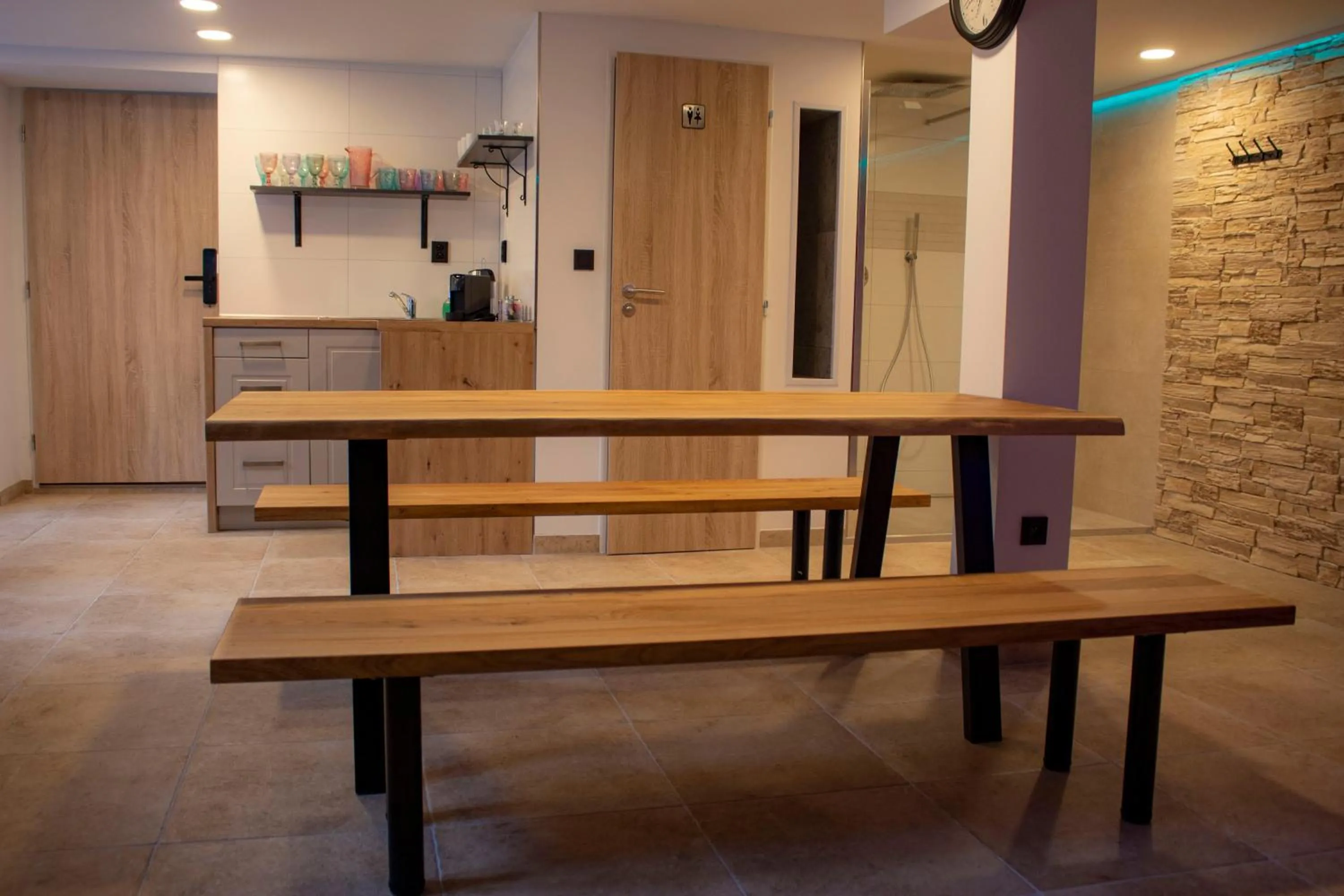 Communal lounge/ TV room in Apartmány v podhradí