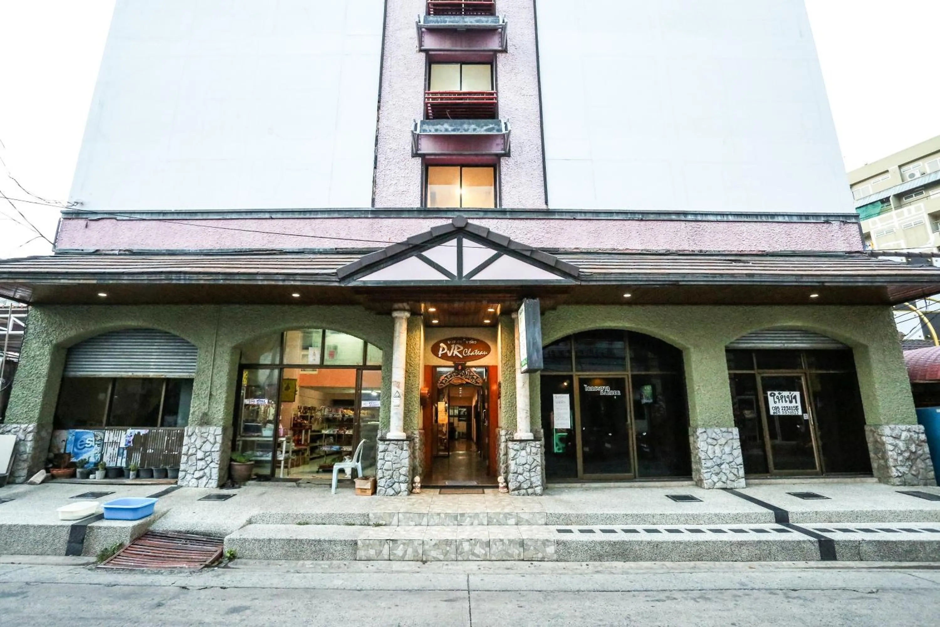 Property building in PJR Chateau