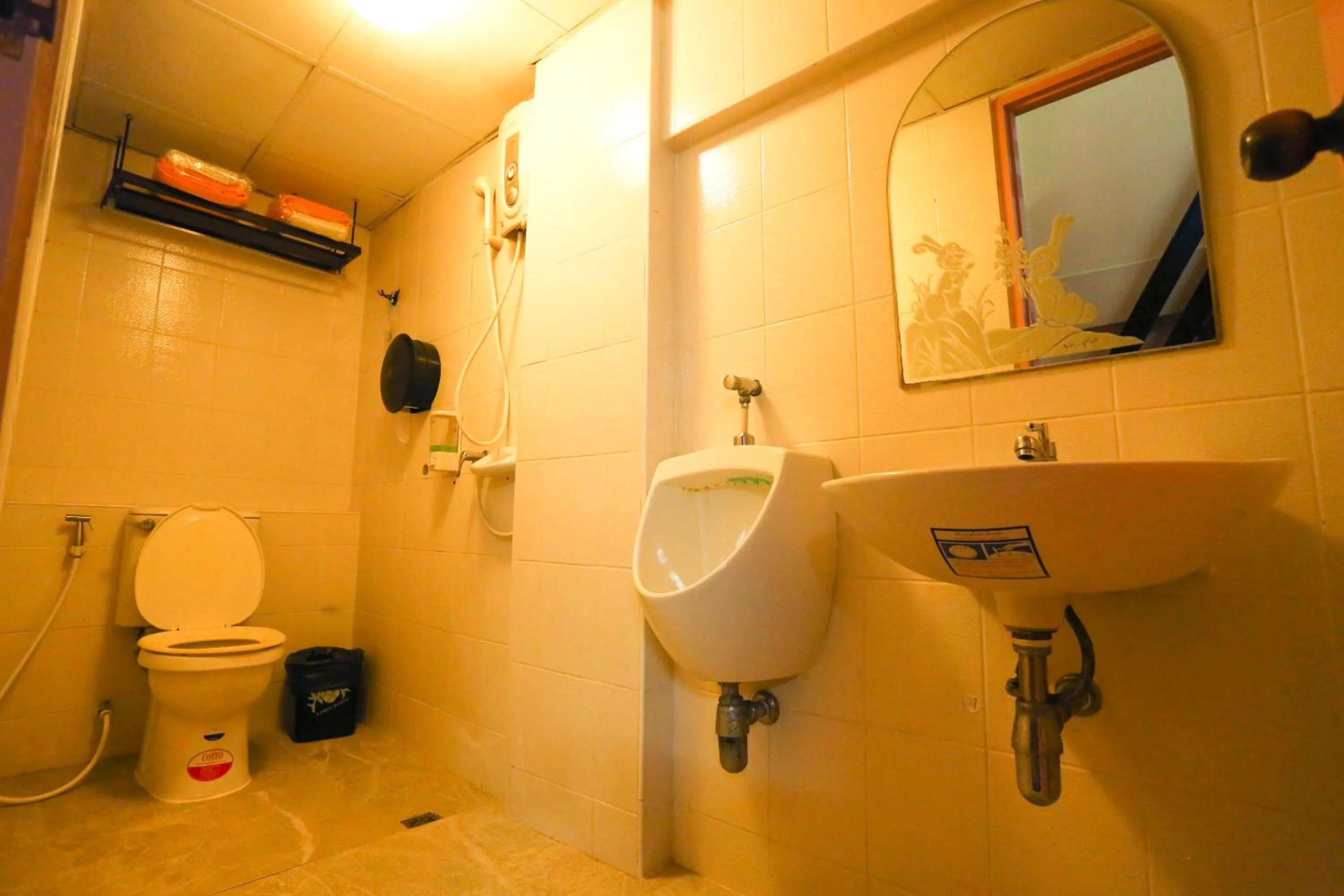 Shower in PJR Chateau