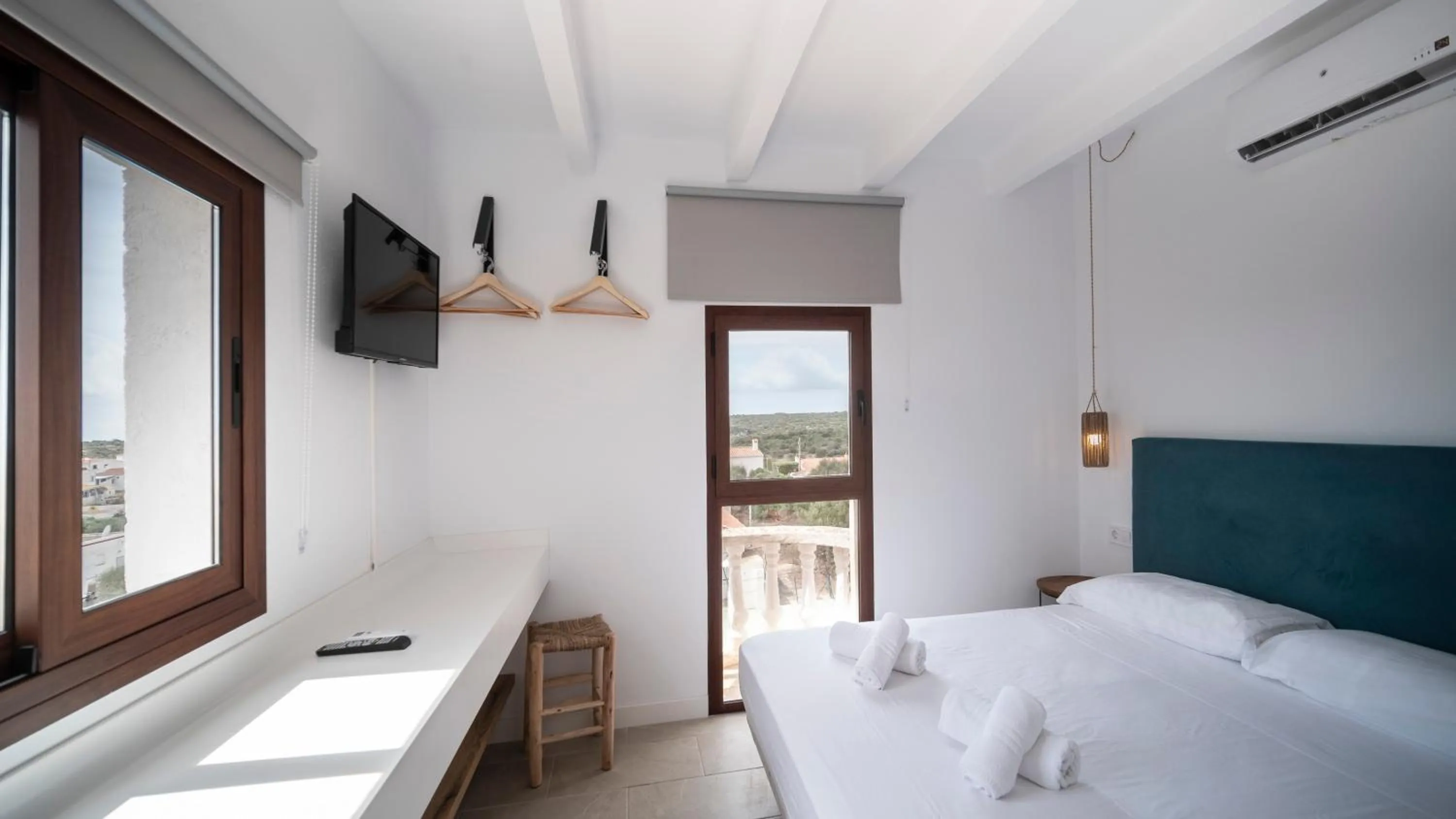 air conditioner, Bed in Castell de Lô