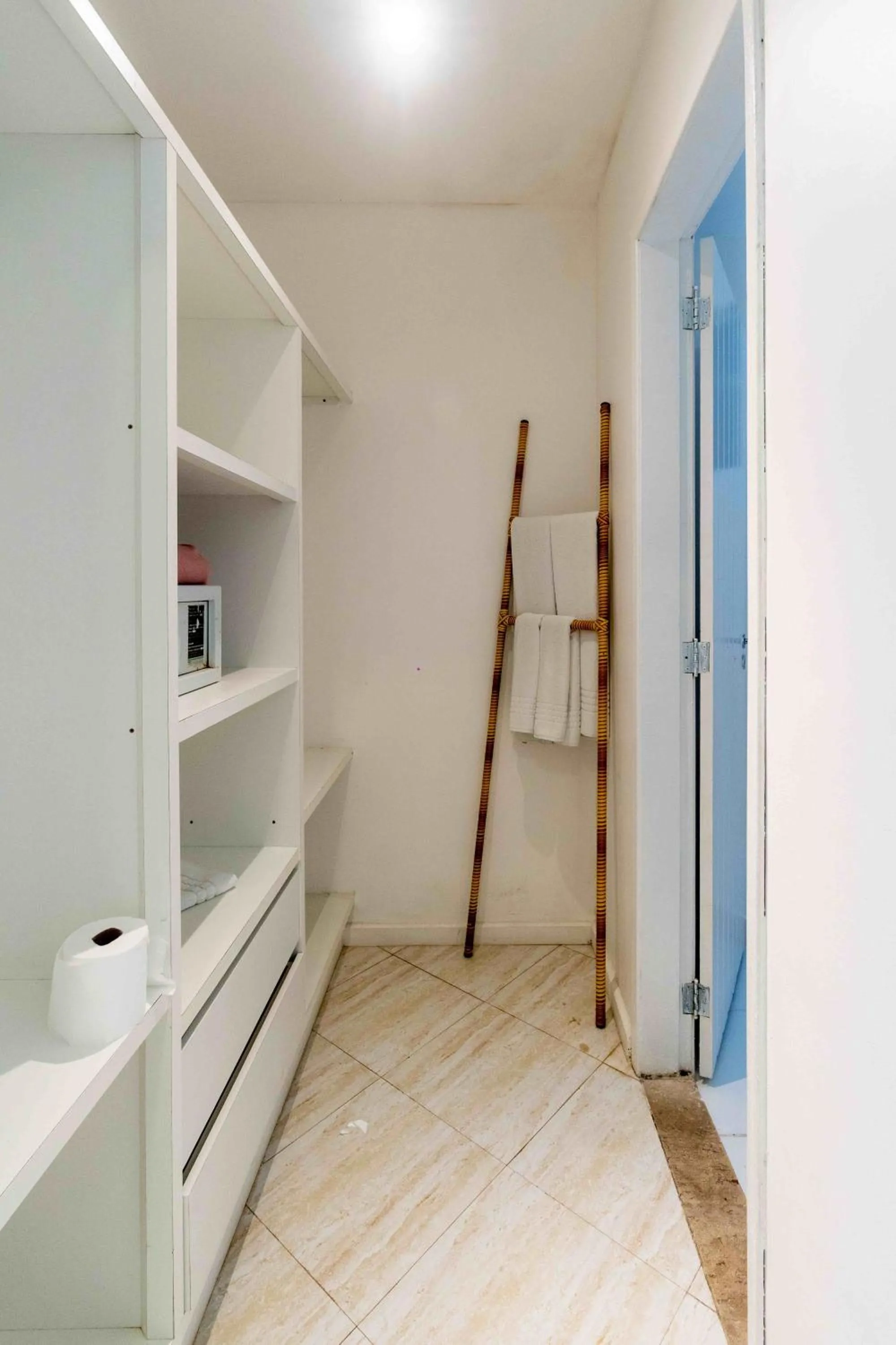 wardrobe, Bed in Eny Boutique Hotel & Spa