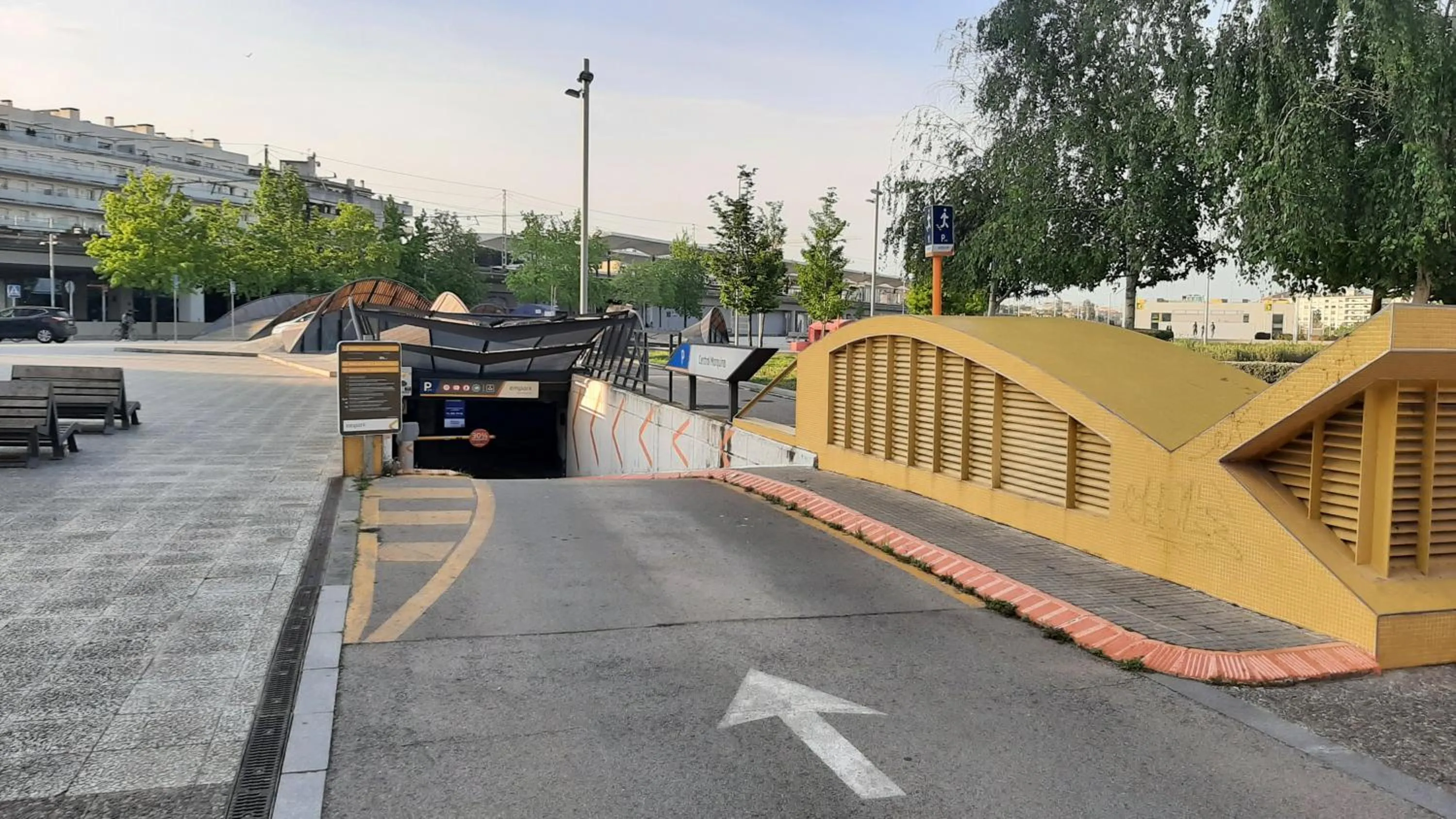 Parking in Hotel BESTPRICE Girona