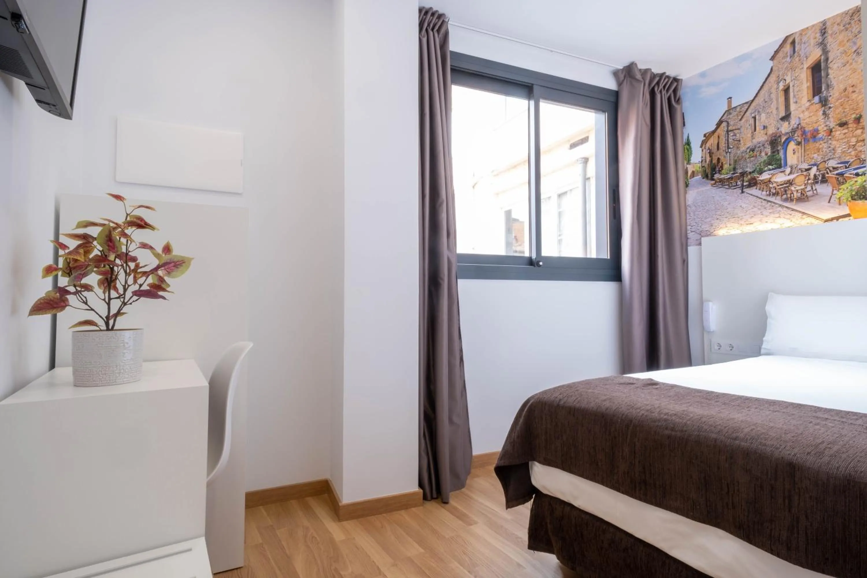 Bed in Hotel BESTPRICE Girona
