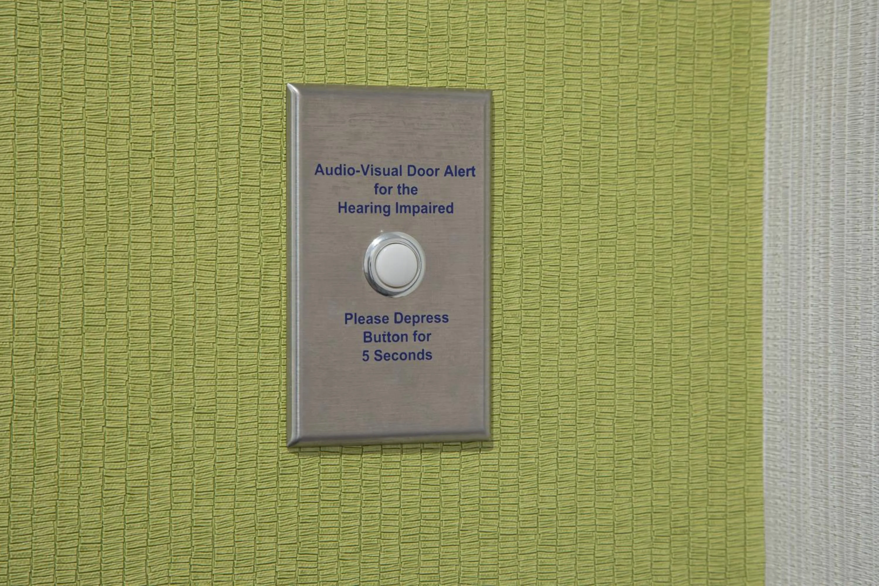 Photo of the whole room in Holiday Inn Express & Suites Woodside LaGuardia Airport